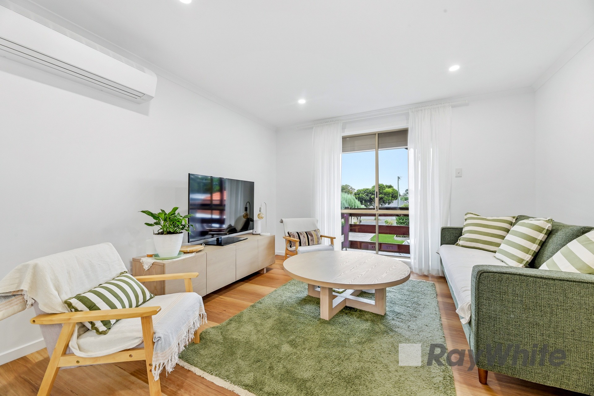 2/128 Outlook Drive, Dandenong North, VIC 3175