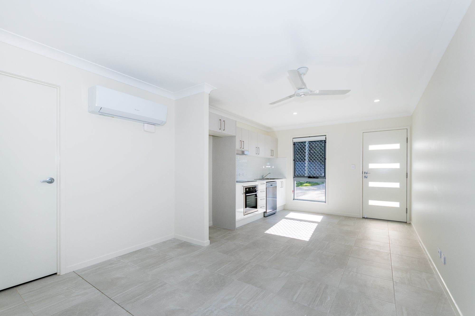 2/13 Pinelands Street, Loganlea, QLD 4131