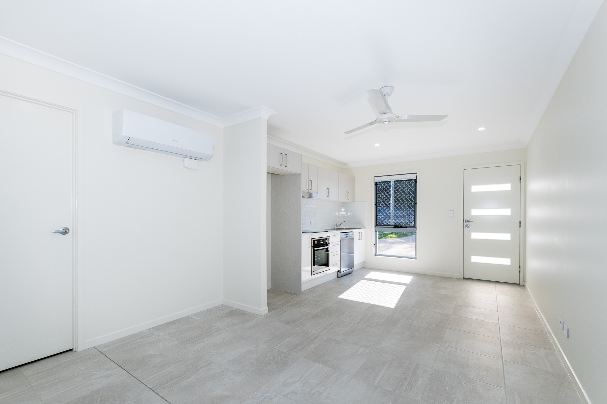 2/13 Pinelands Street, Loganlea, QLD 4131