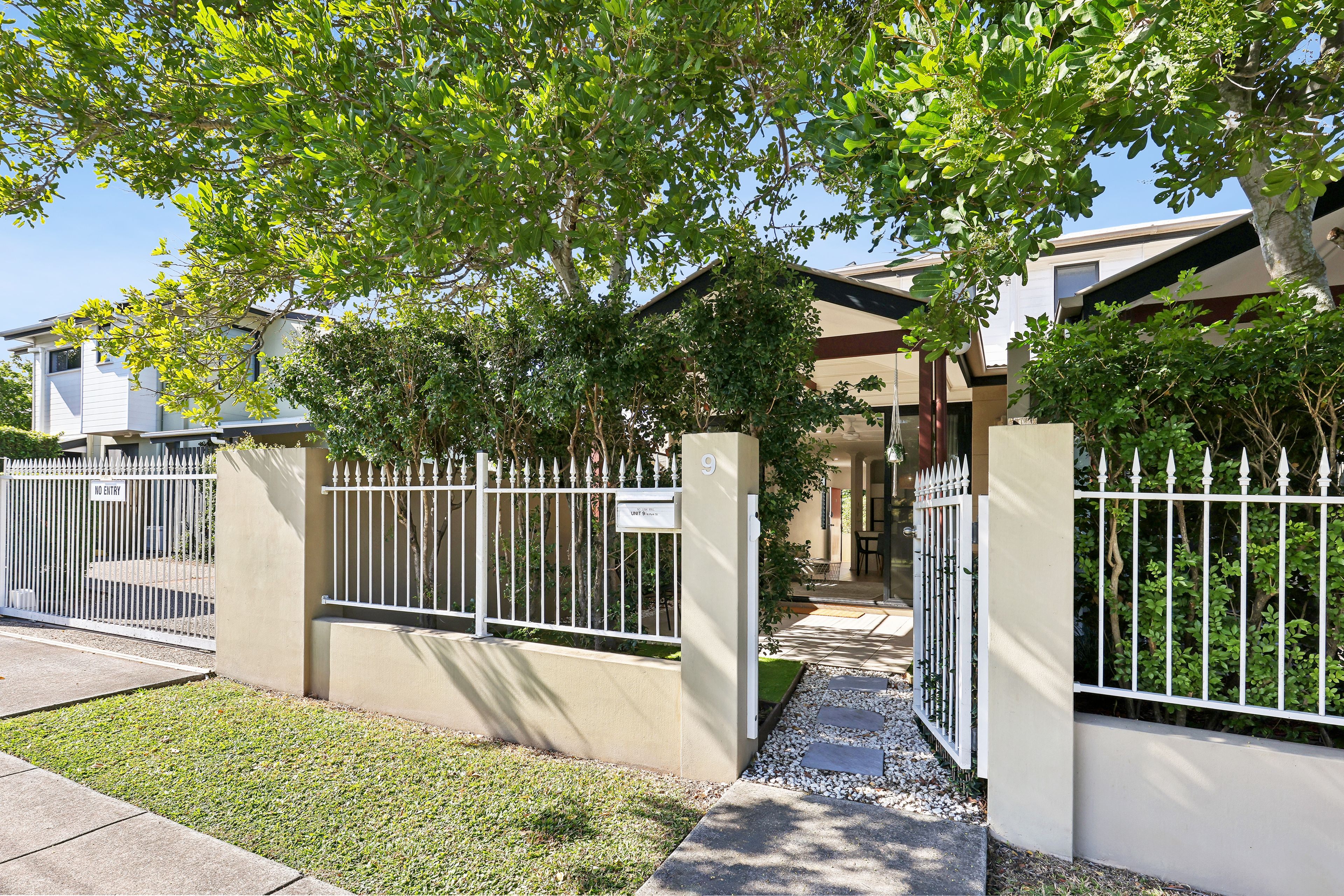 9/16 Park Street, Hawthorne, QLD 4171
