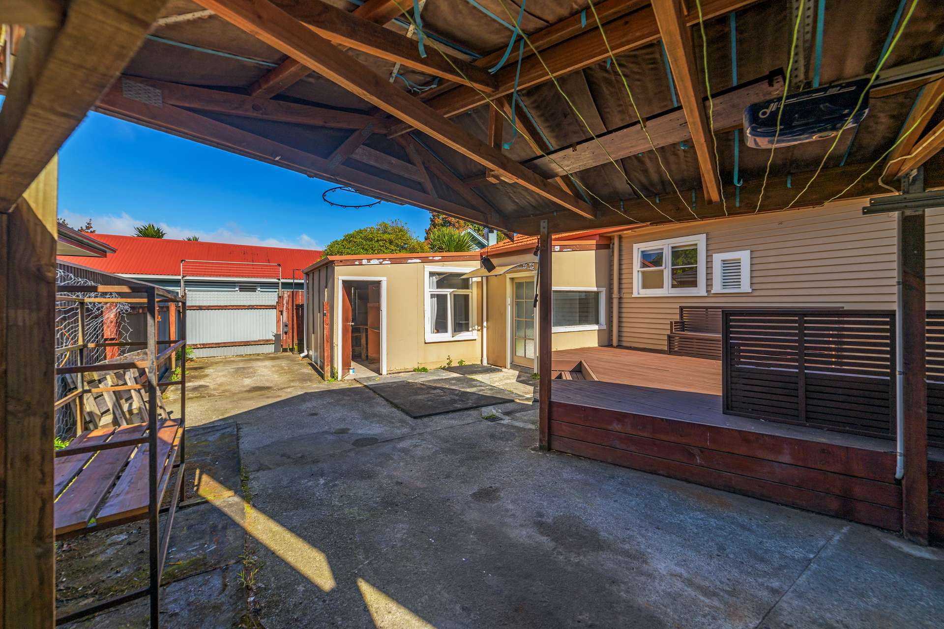 327 Botanical Road photo 13
