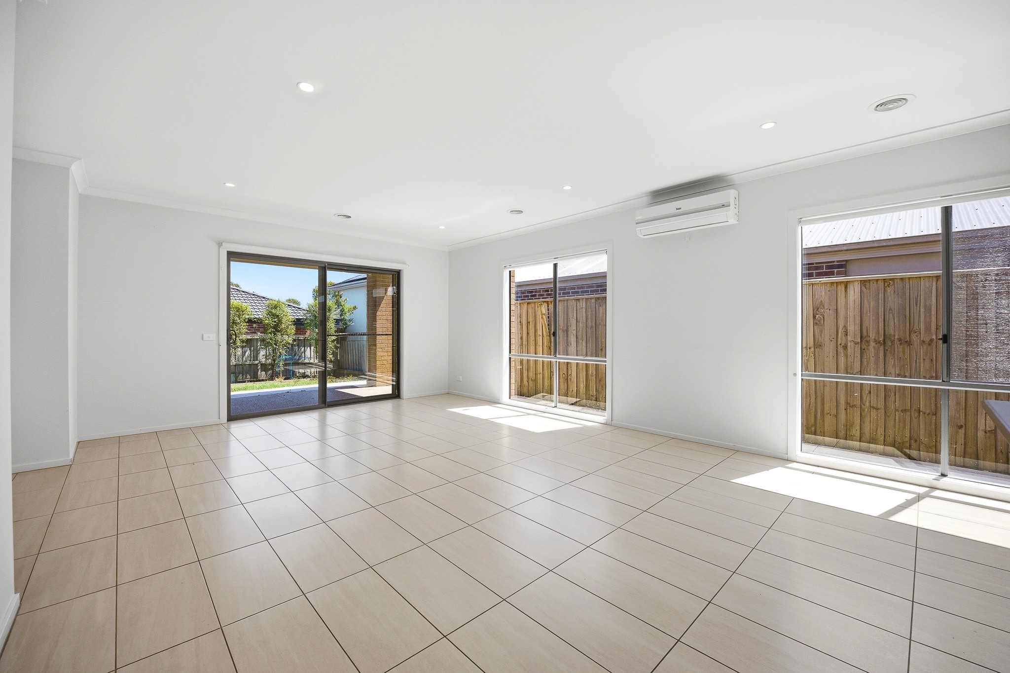 42 Barley Crescent, Clyde North, VIC 3978