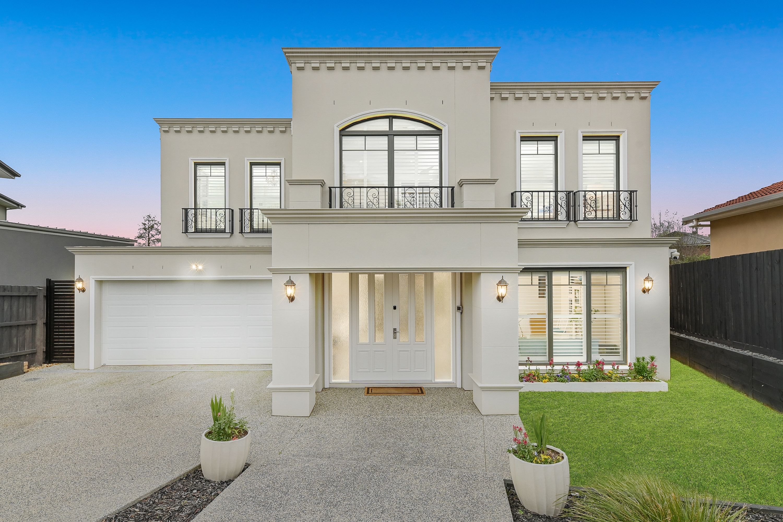 8 Castle Close, Glen Waverley VIC 3150