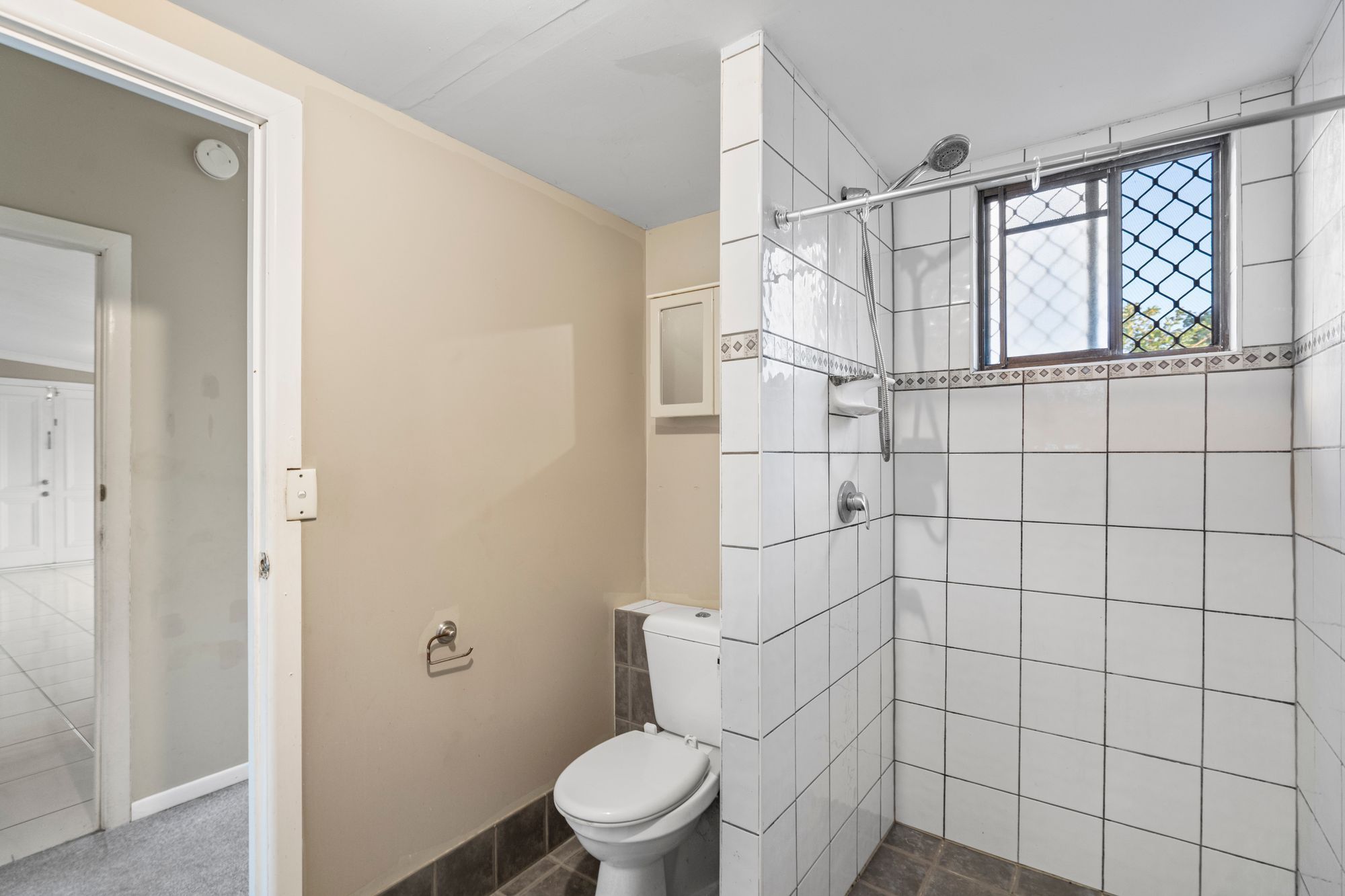 6 Acacia Road — photo 11 of 16