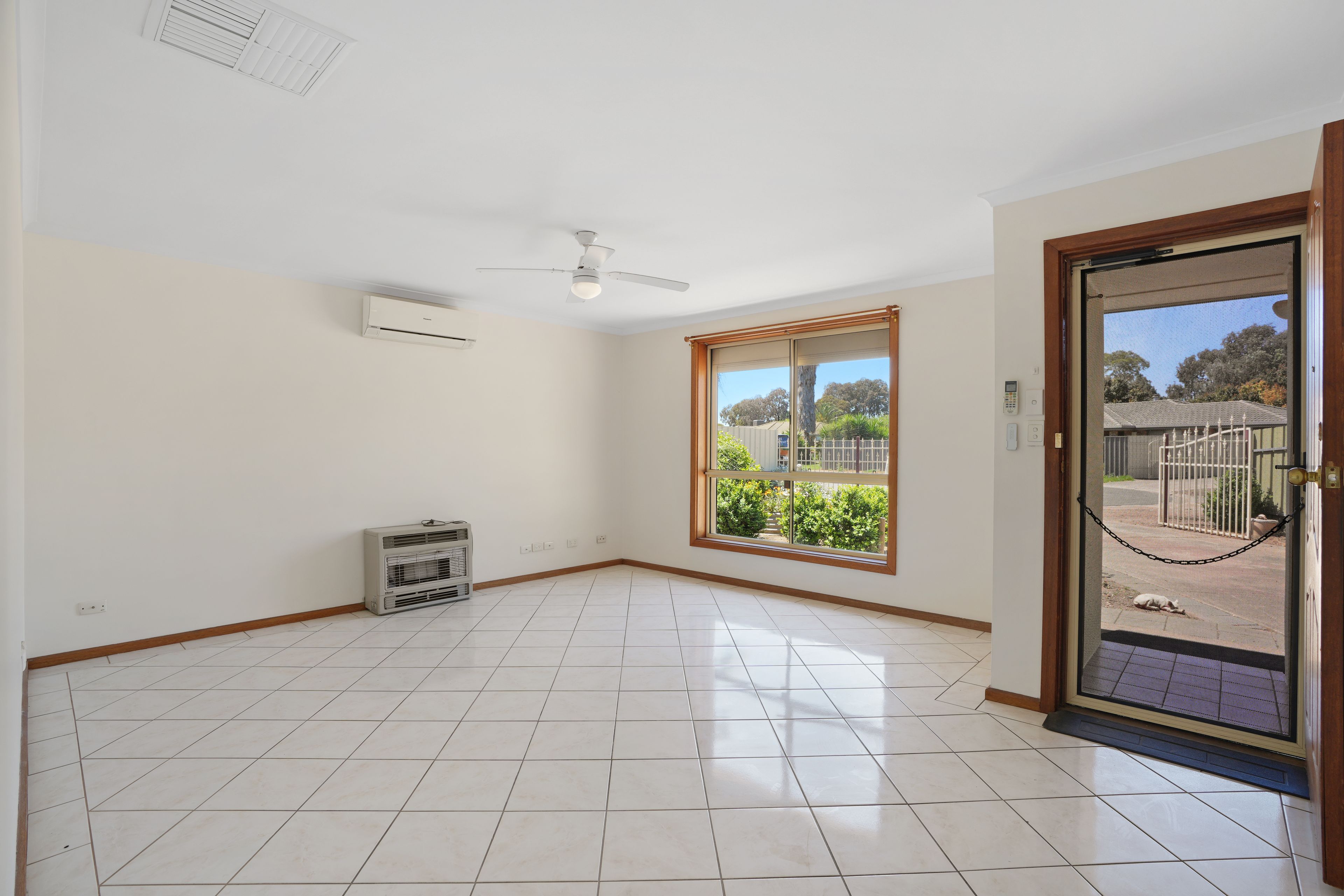 33 Mcvann Avenue — photo 4 of 14