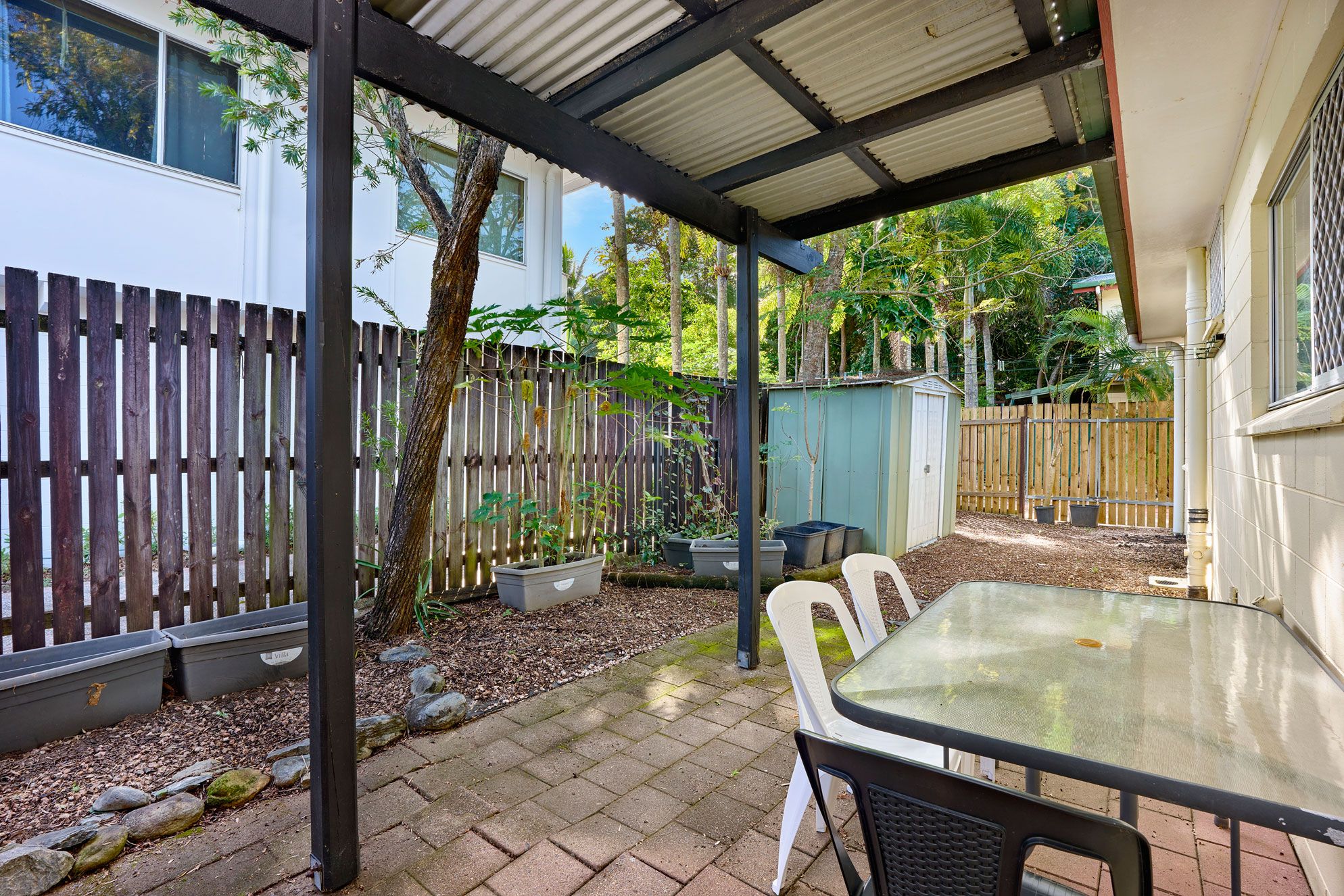 2/8 Boden Street — photo 8 of 12