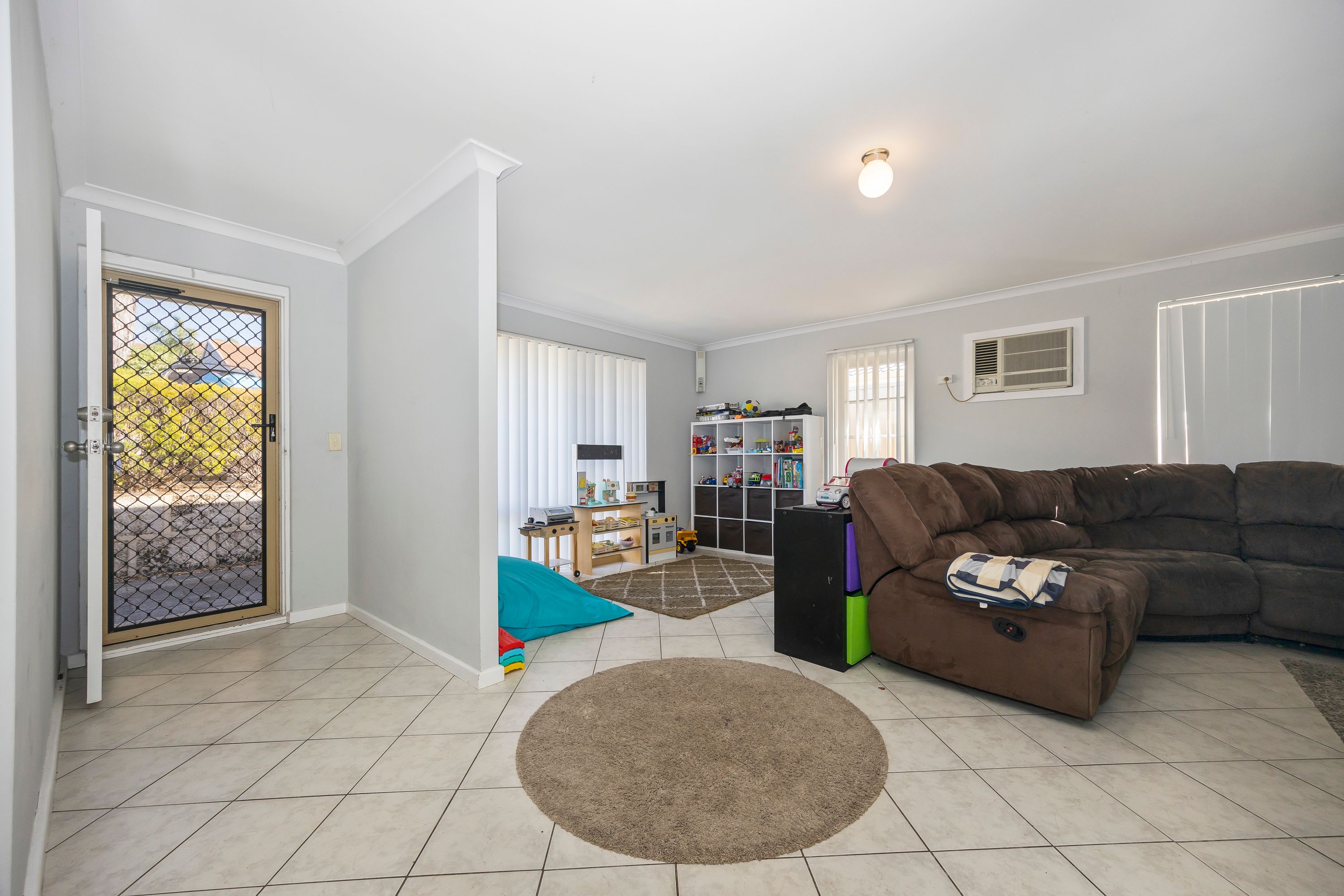 19 Seaspray Crescent, Ballajura, WA 6066