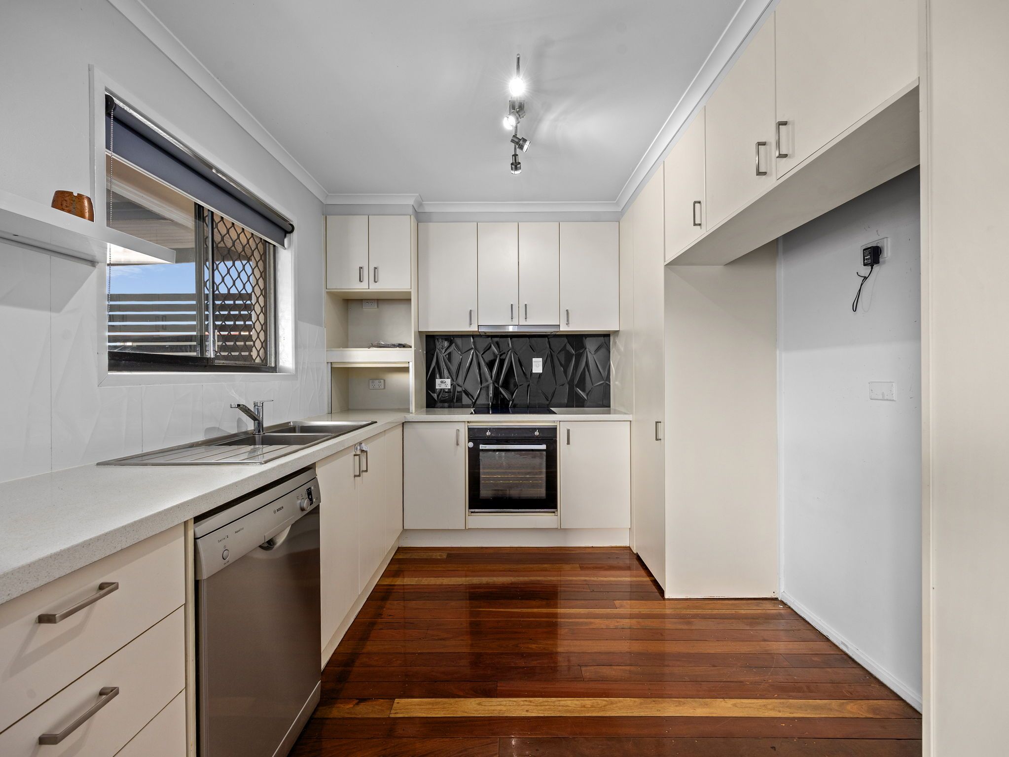 5 Olbern Crescent — photo 7 of 22