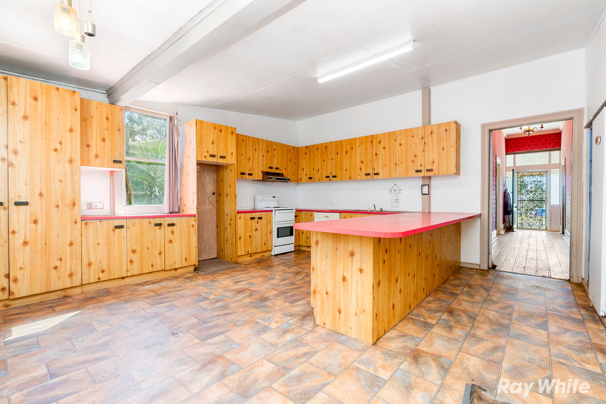52 Kemp Street — photo 4 of 14