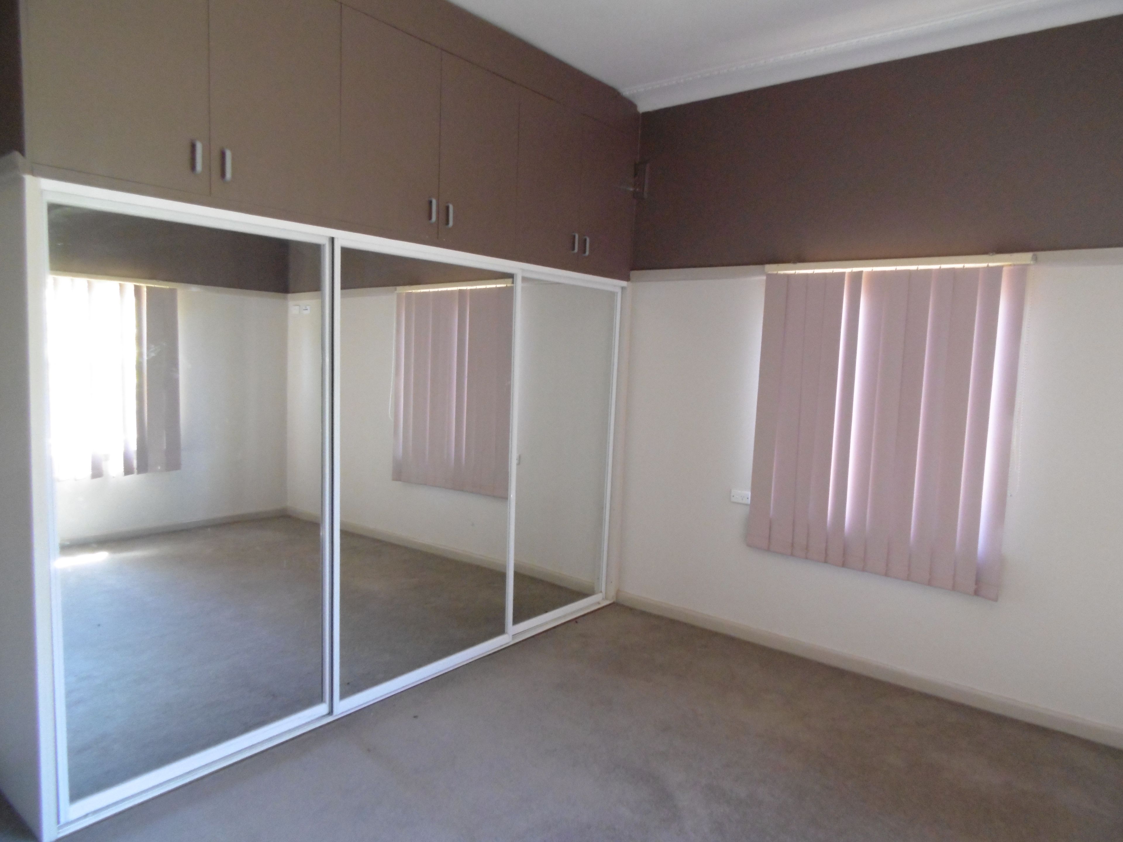 42 Albert Street, Parkes, NSW 2870
