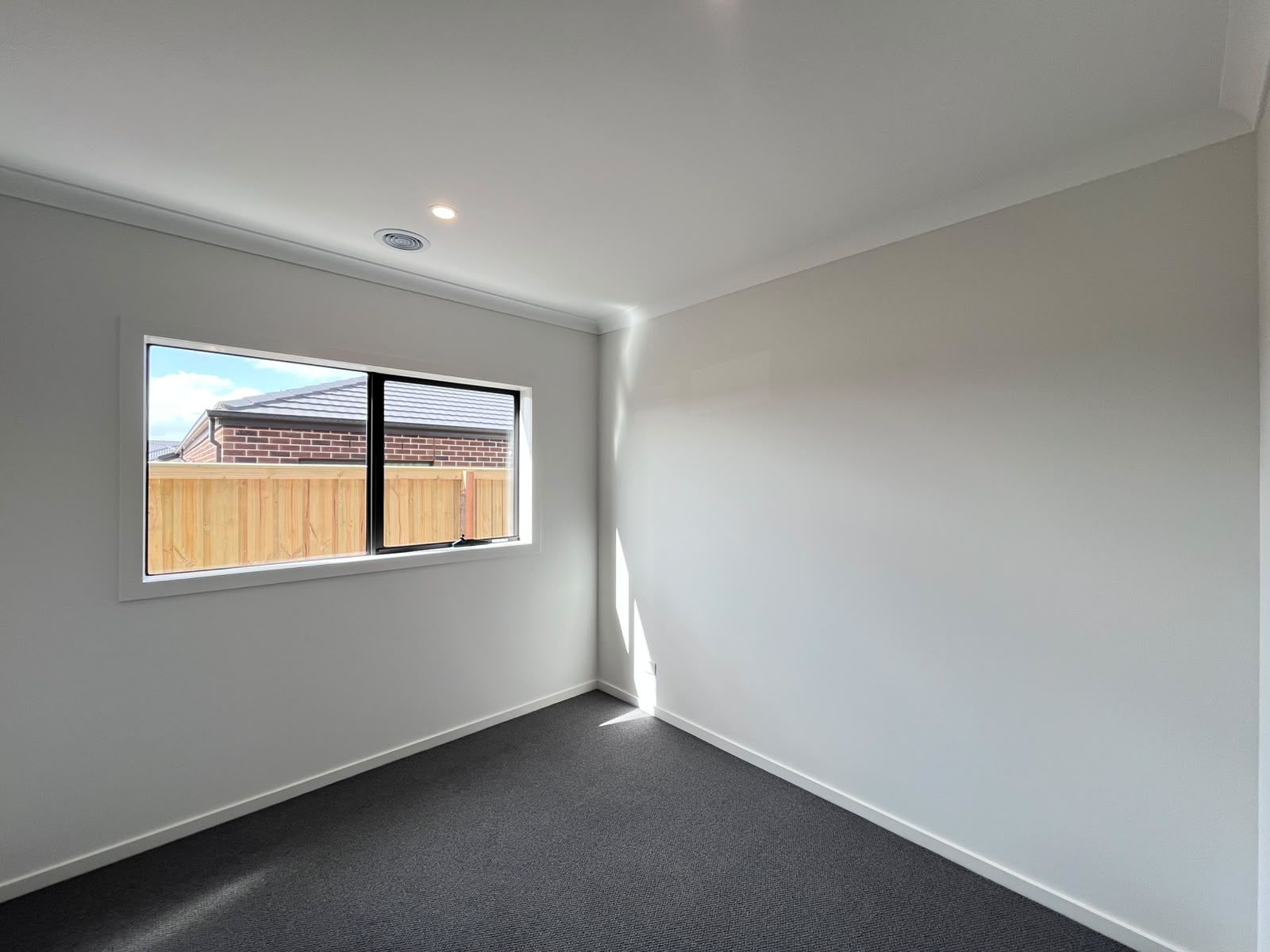 28 Farleigh Drive — photo 4 of 18