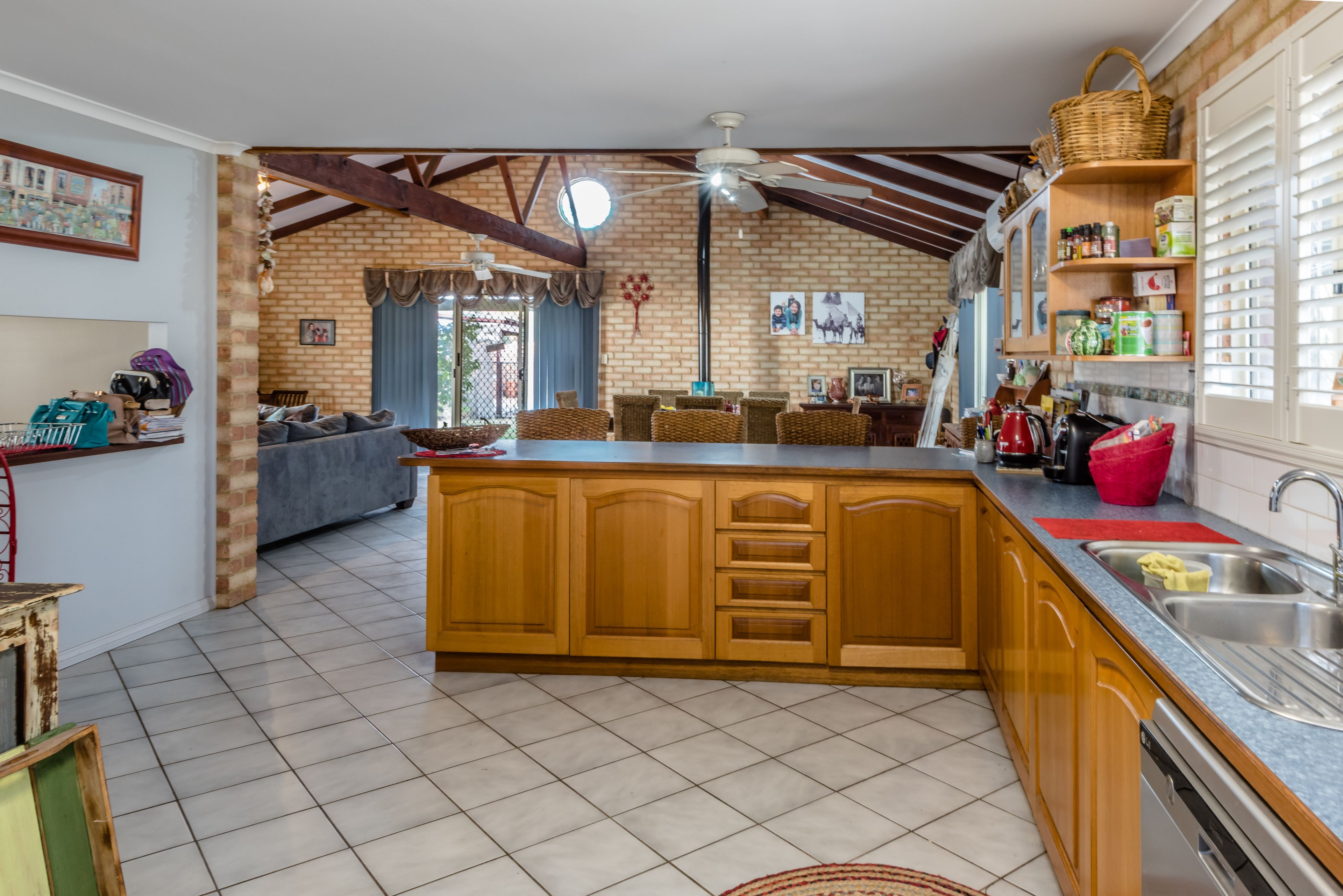 14 Eakins Crescent, Wandina, WA 6530