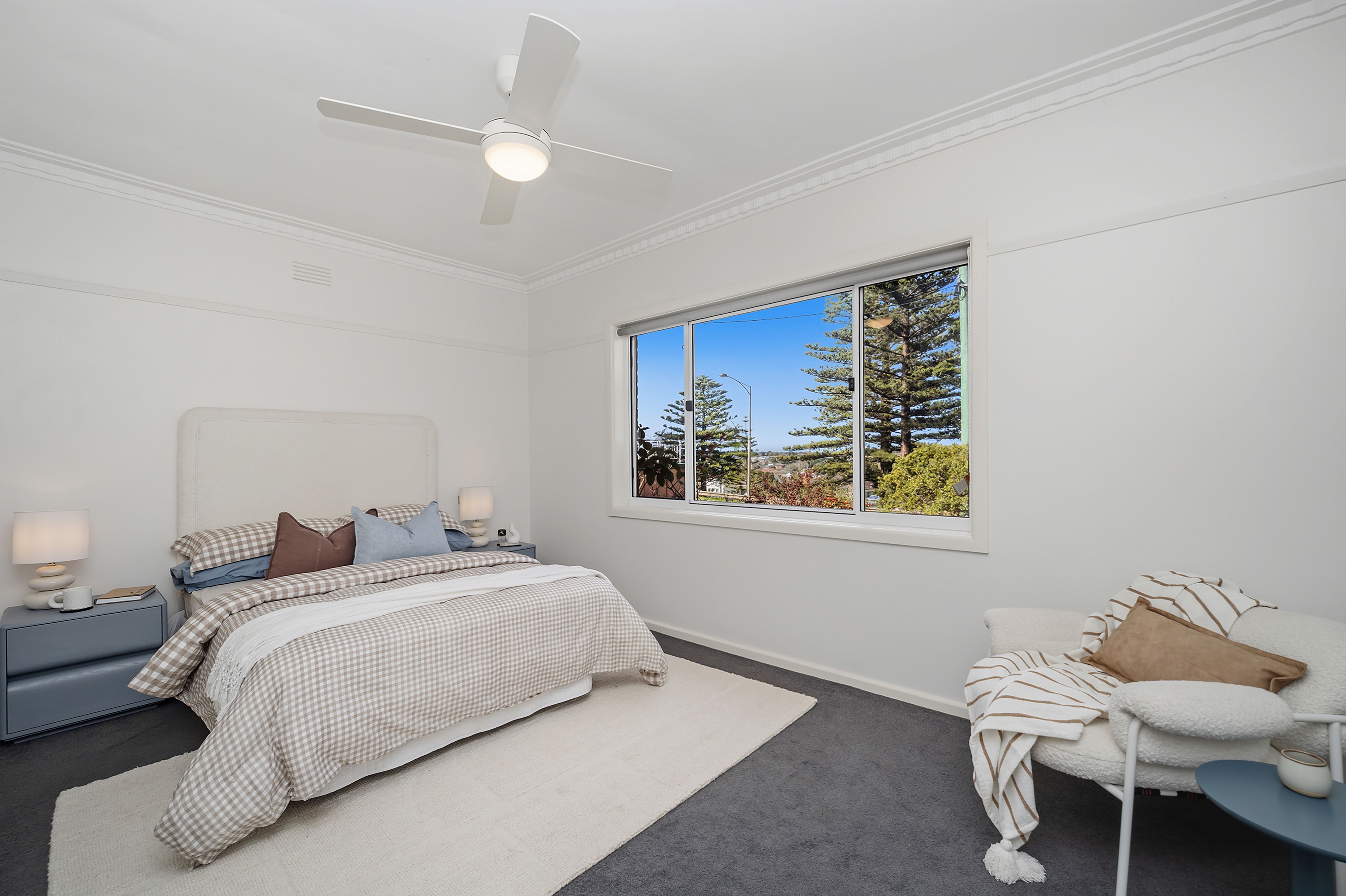 390 Raglan Parade — photo 5 of 10