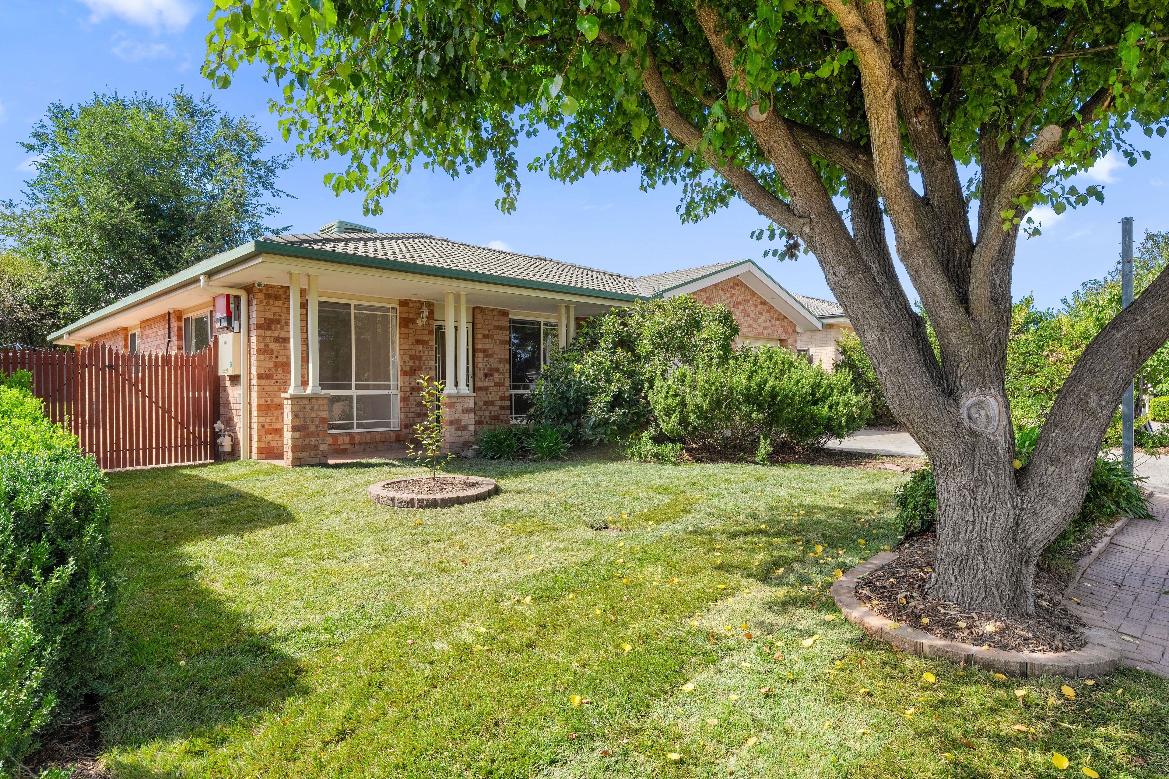 14 Goodhart Crescent, Dunlop, ACT 2615