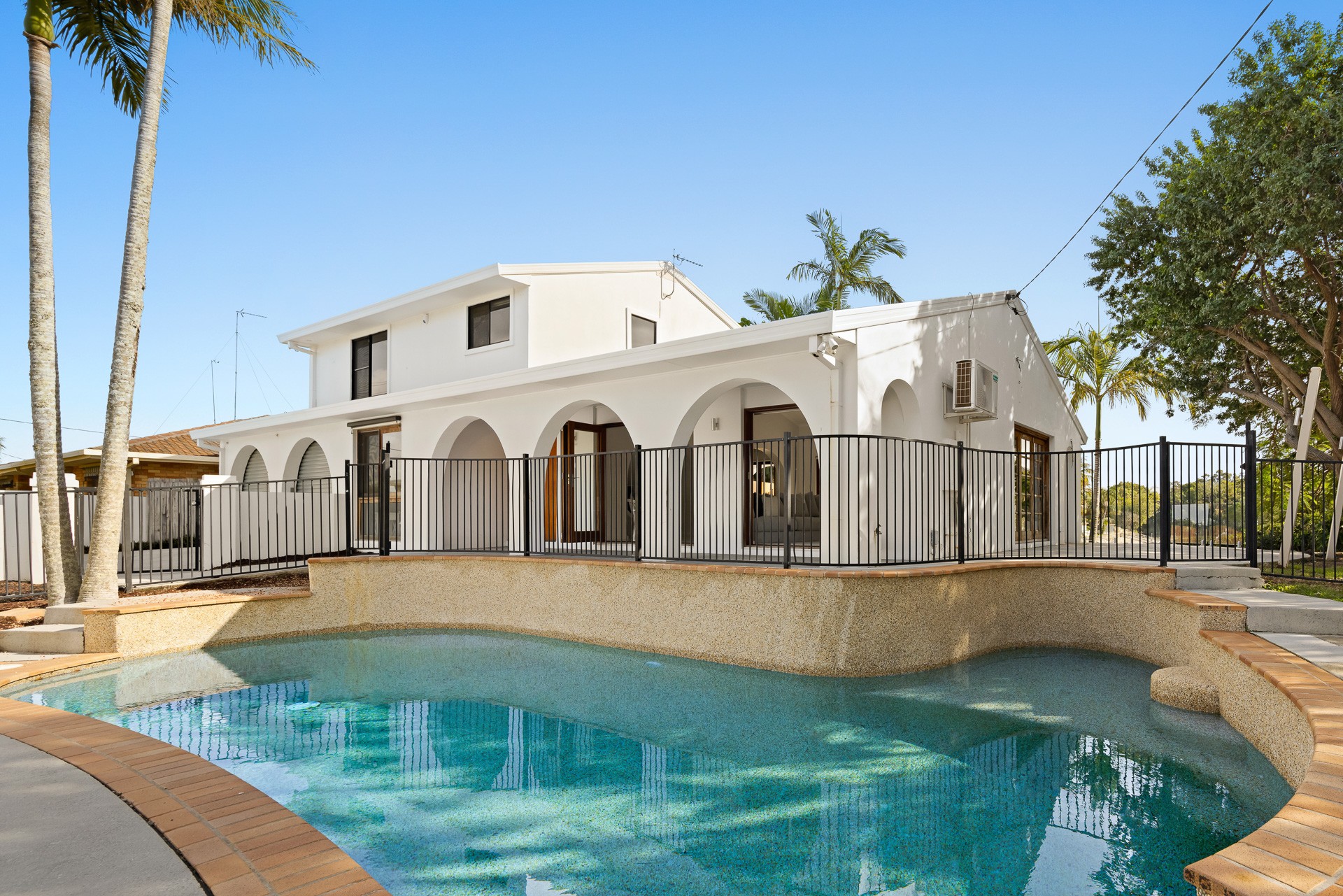 7 PACIFIC Boulevard, Broadbeach Waters, QLD 4218