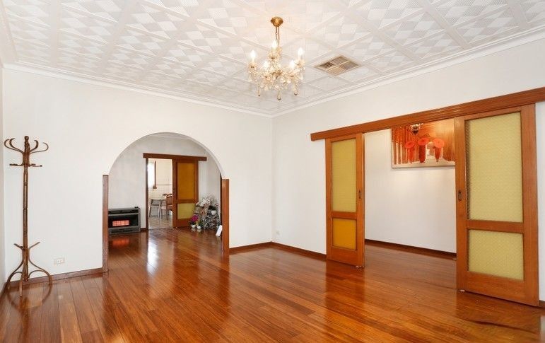 23 Pleasant Road, Thomastown, VIC 3074