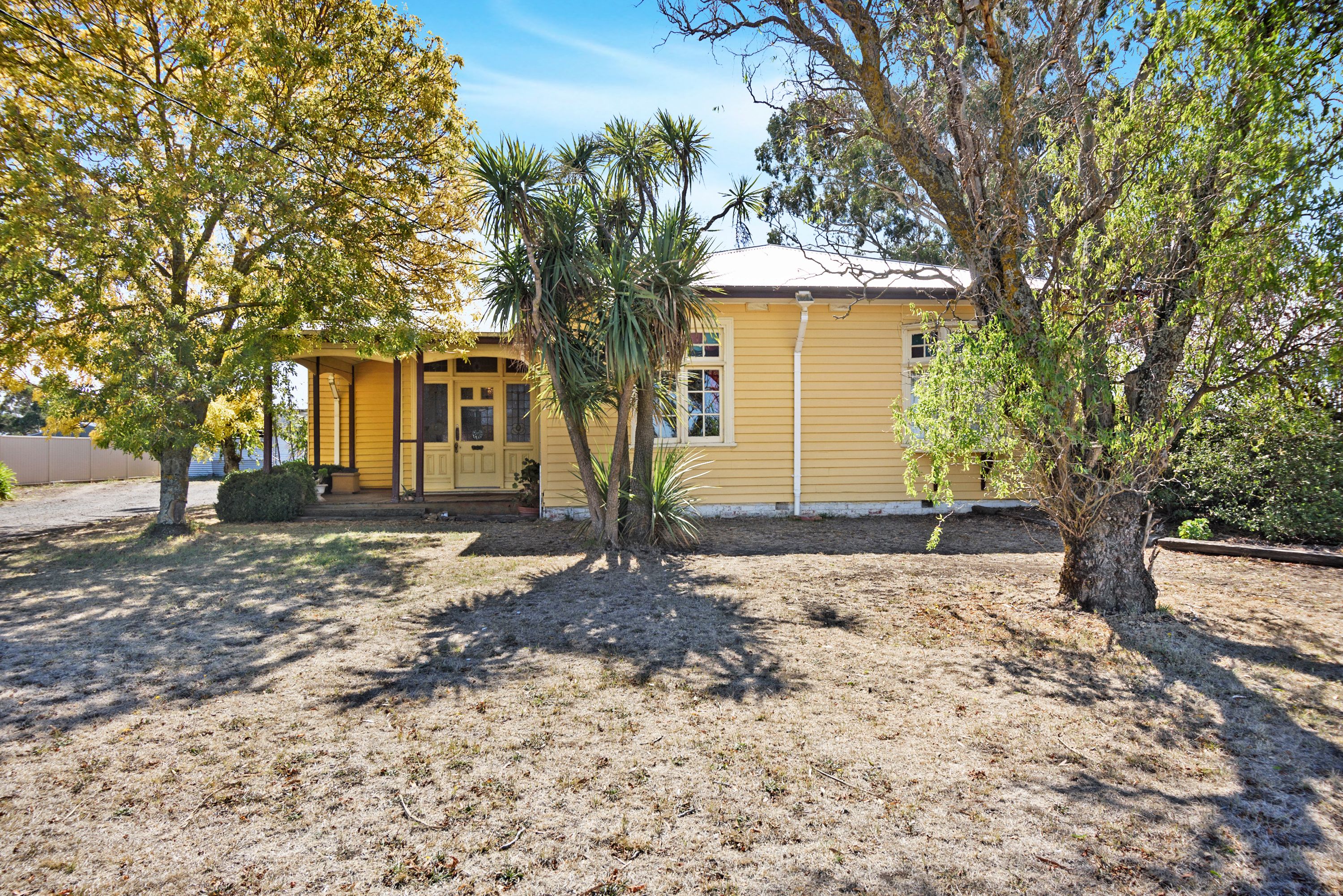 17 Sharpes Road, Miners Rest, VIC 3352