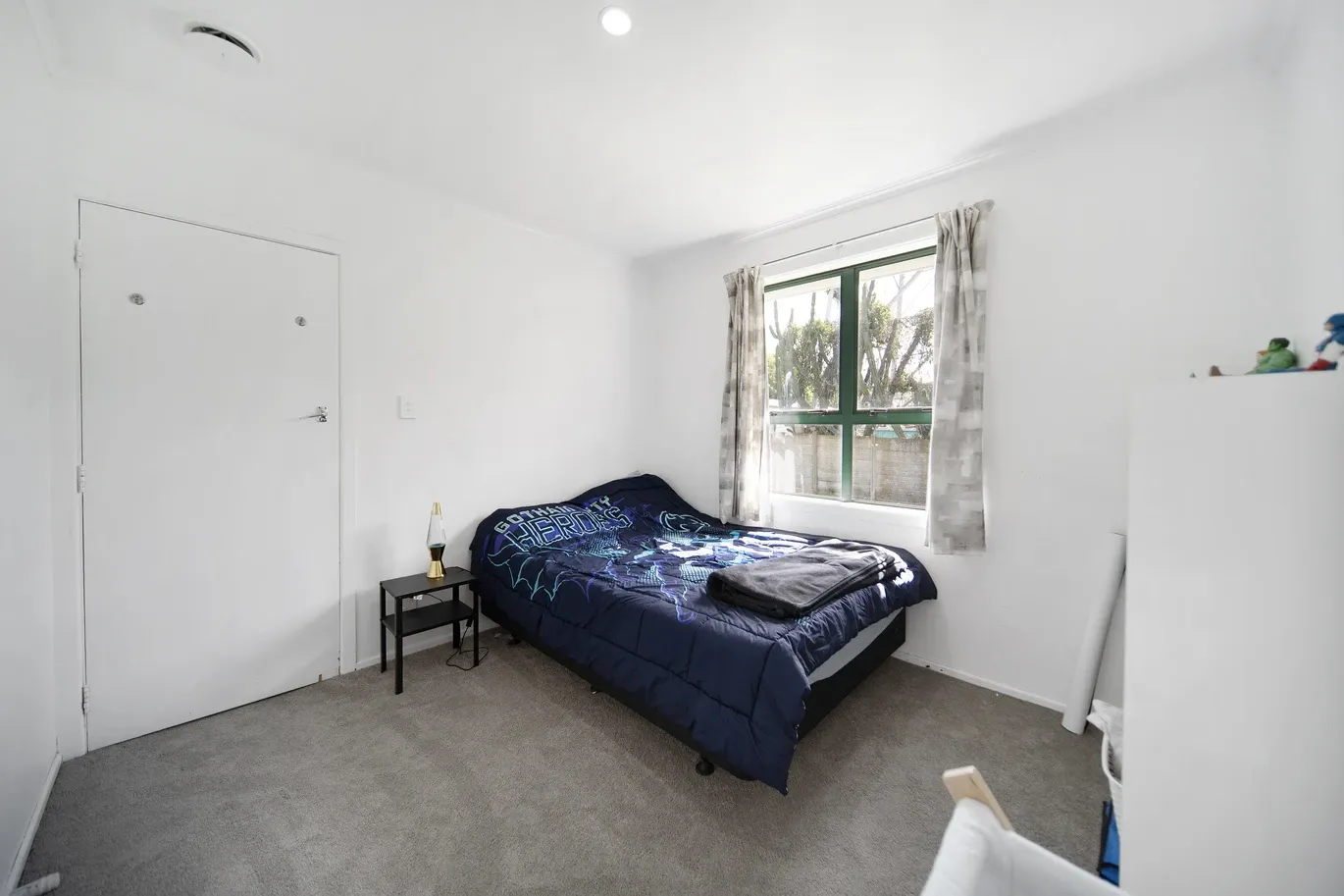 12A Everitt Road photo 4