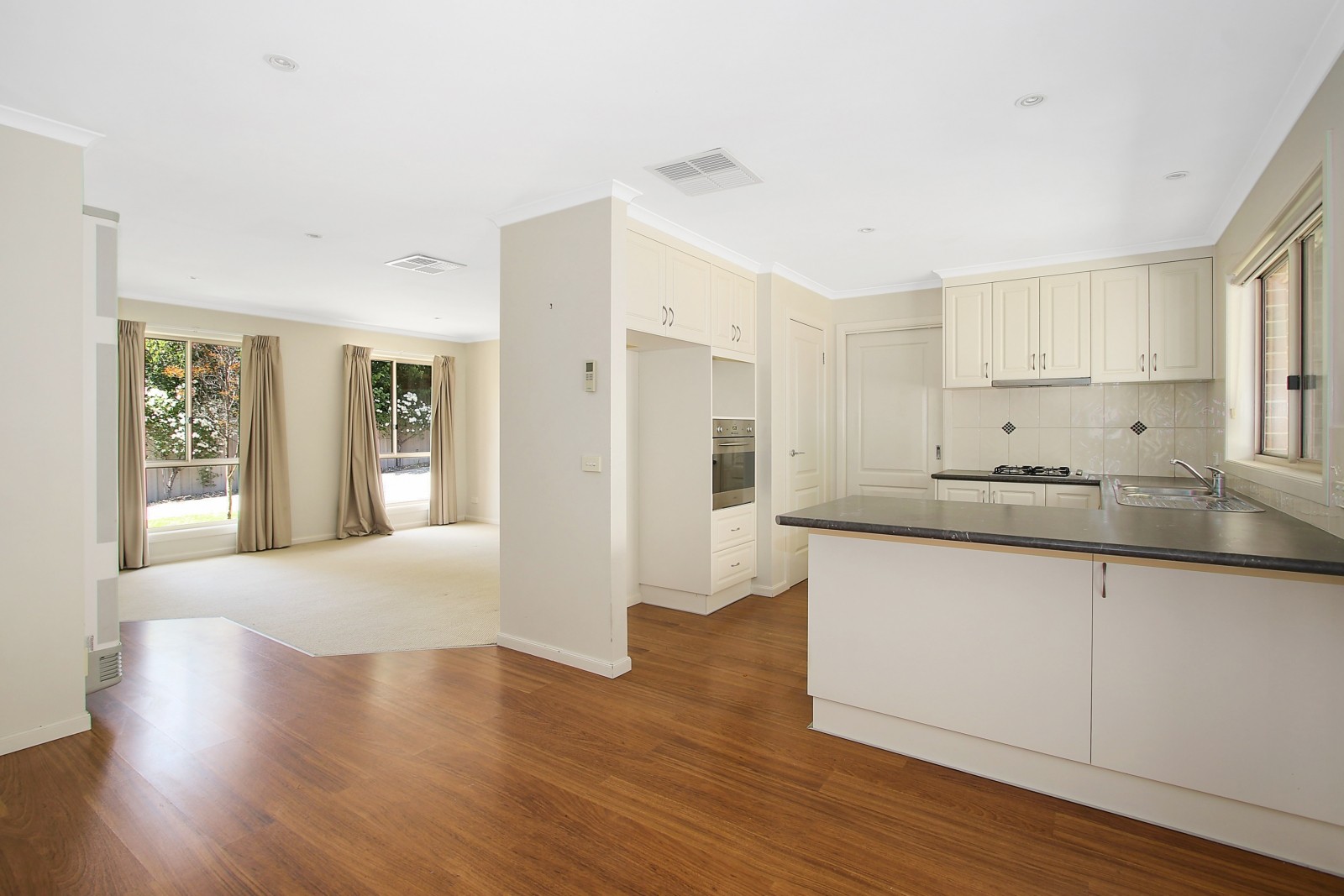 2/406 Halehaven Crescent, Lavington, NSW 2641