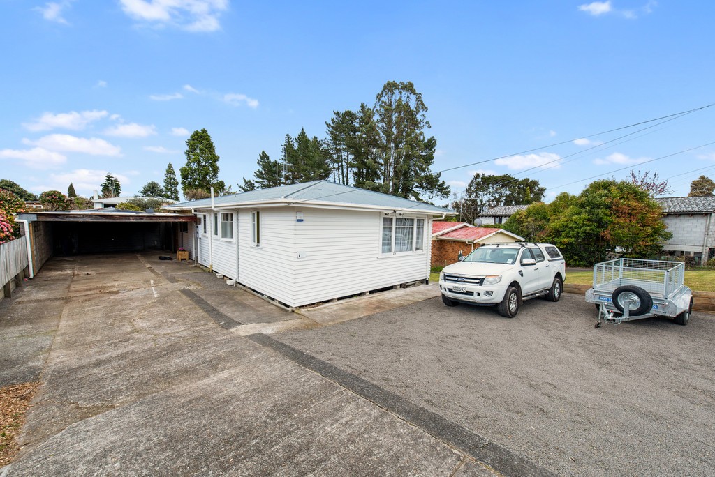 18 Pollen Crescent, Melville, Hamilton City