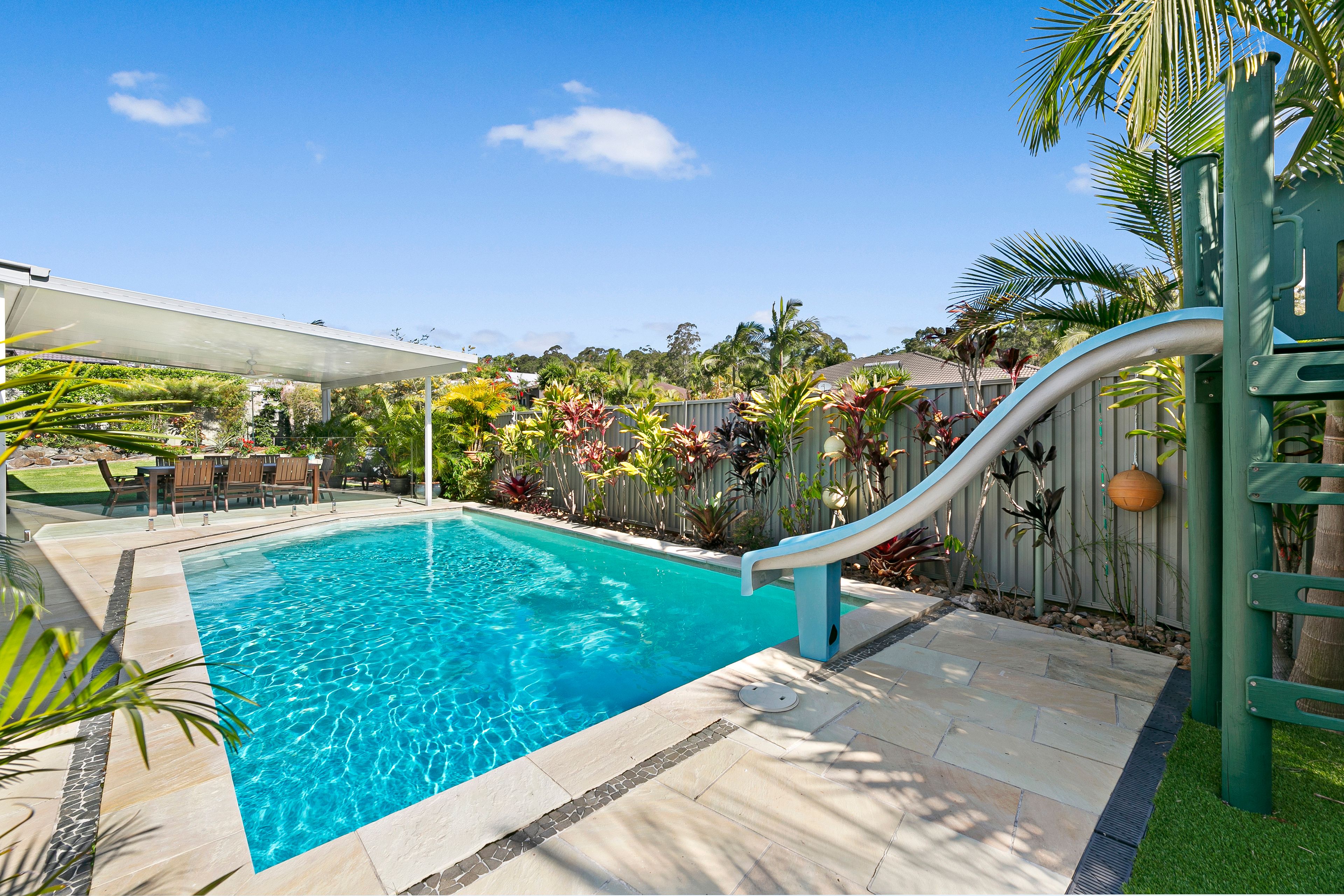 9 Emerson Drive, Bonogin QLD 4213