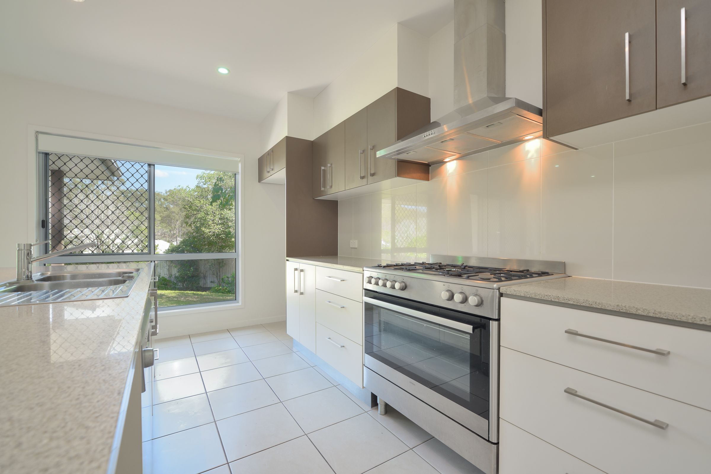 11 Orchard Drive, Kirkwood, QLD 4680