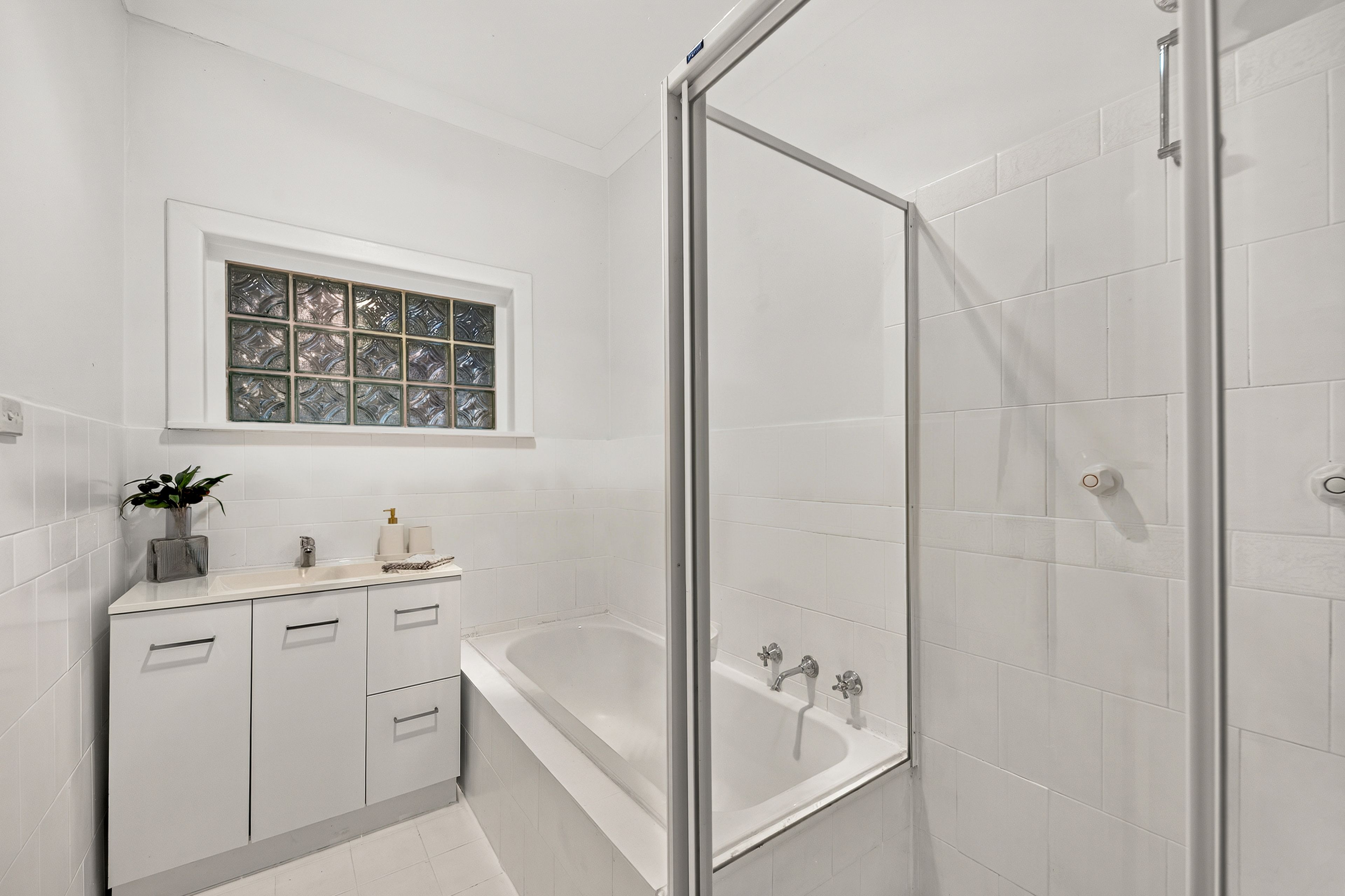 27 Cashel Street — photo 14 of 20