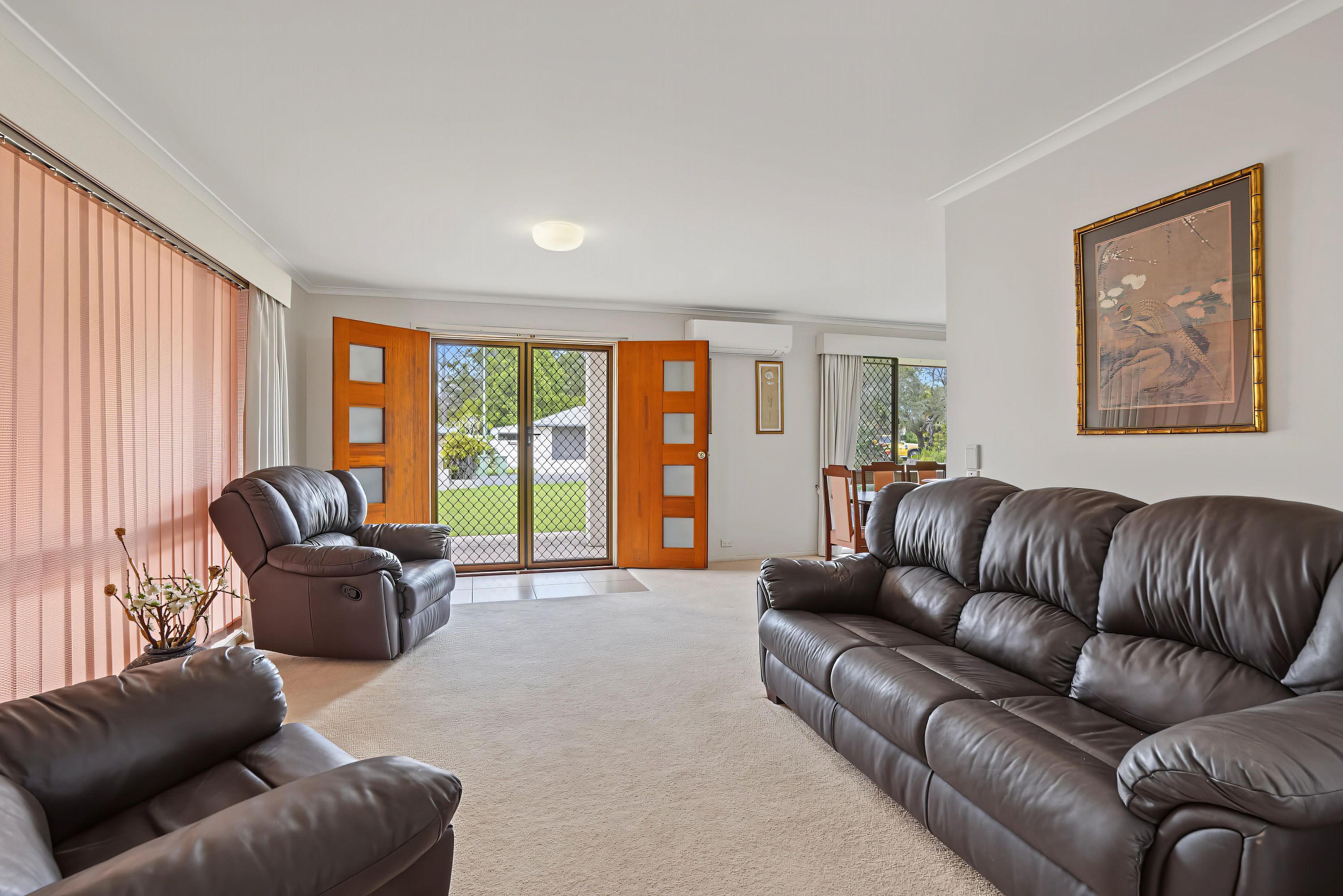 14 Harlow Crescent — photo 4 of 29