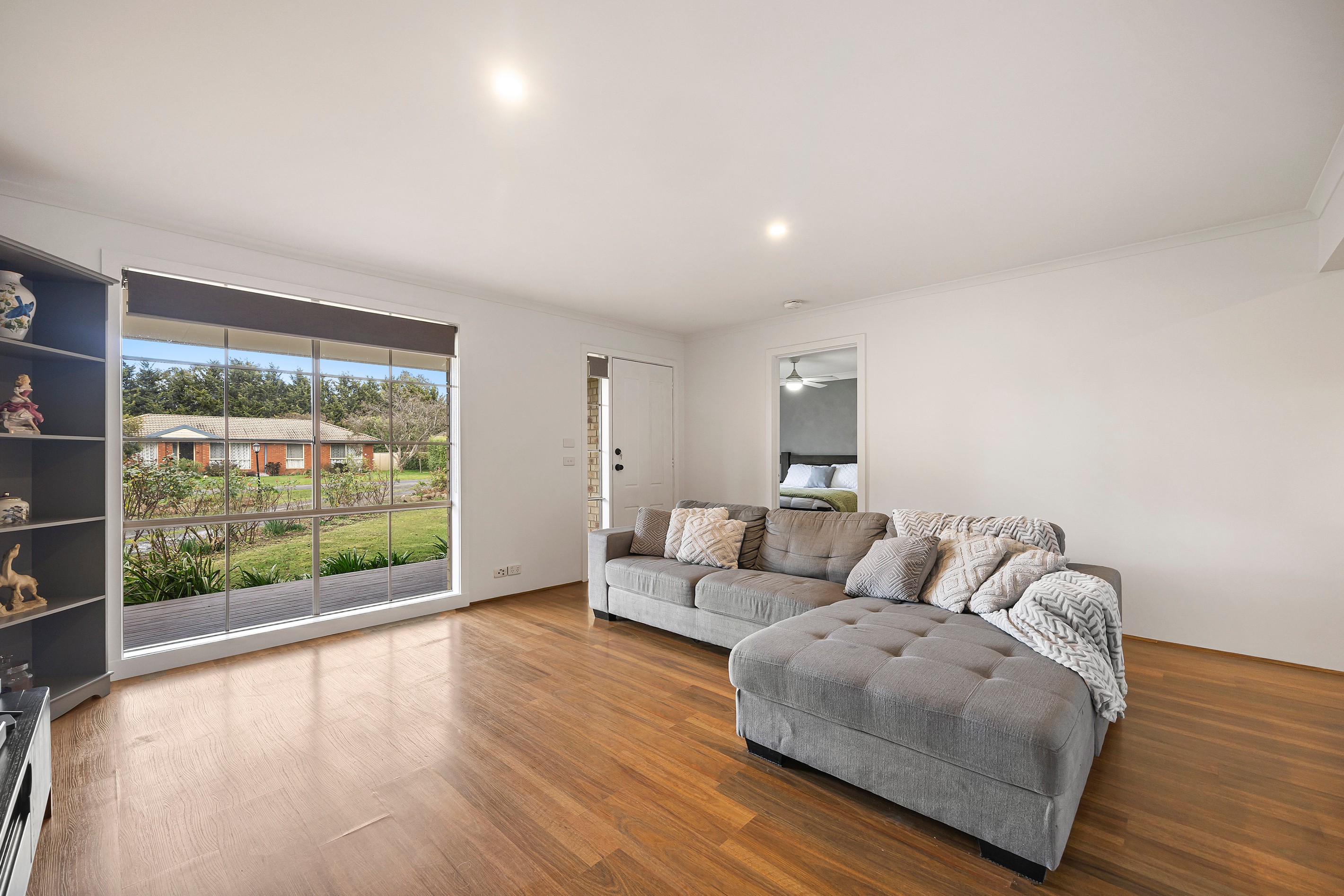 41 White Avenue, Romsey, VIC 3434