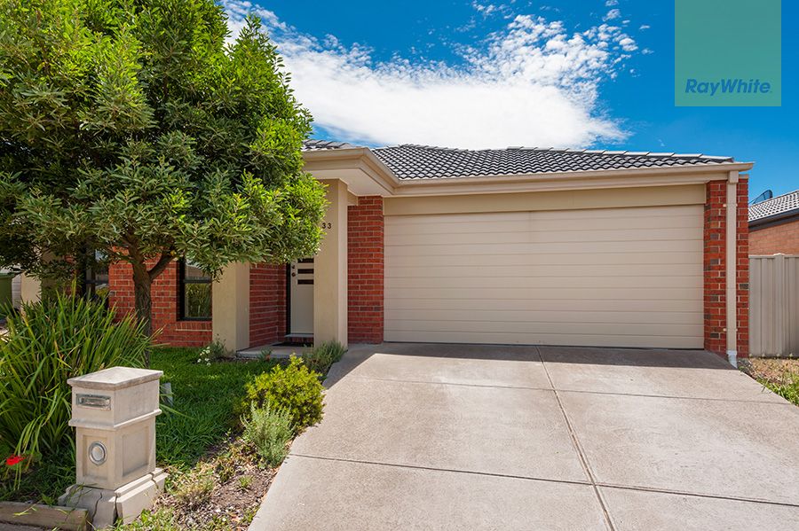 33 Ballybunion Avenue, Craigieburn, VIC 3064