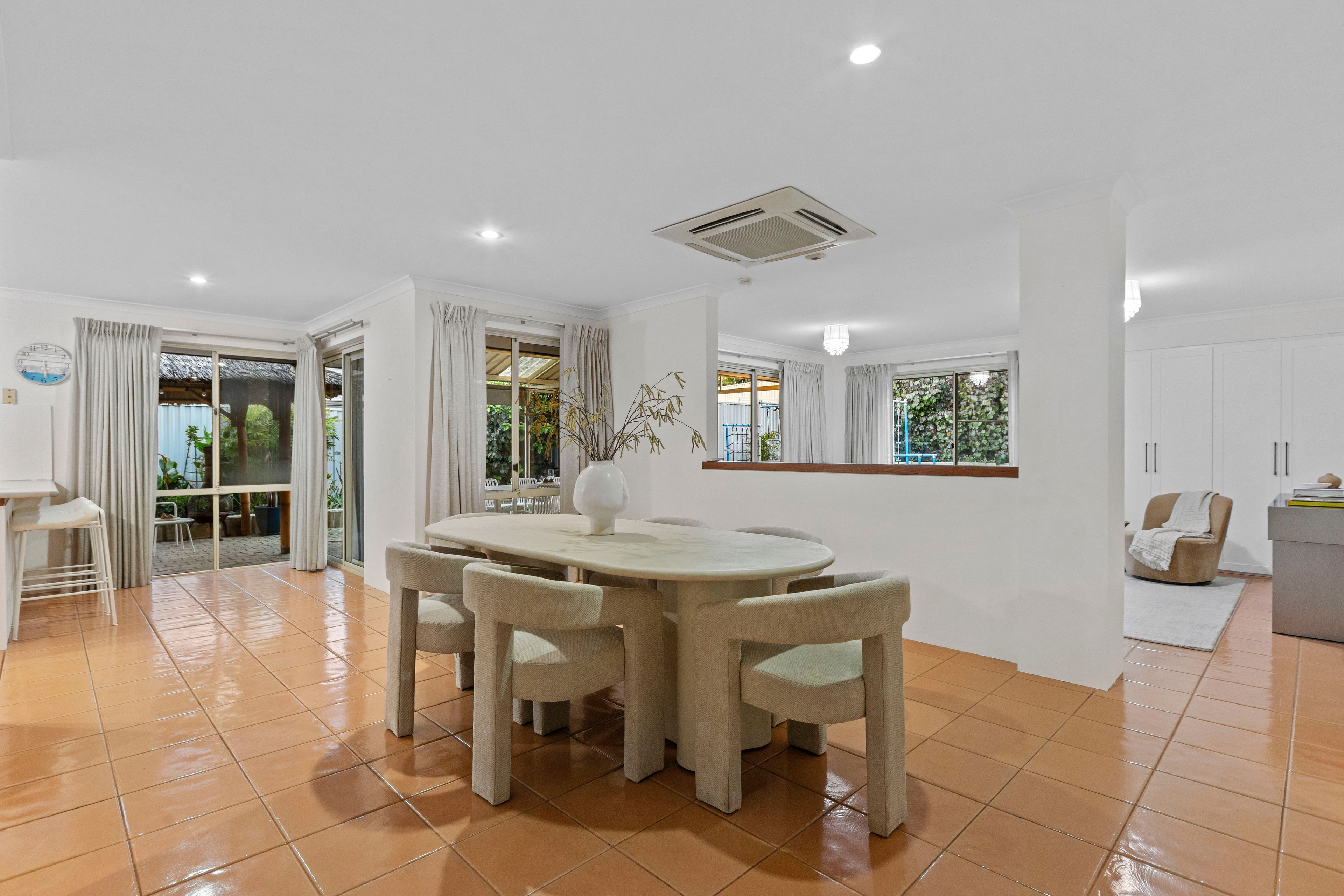 75 Wahroonga Way — photo 13 of 30