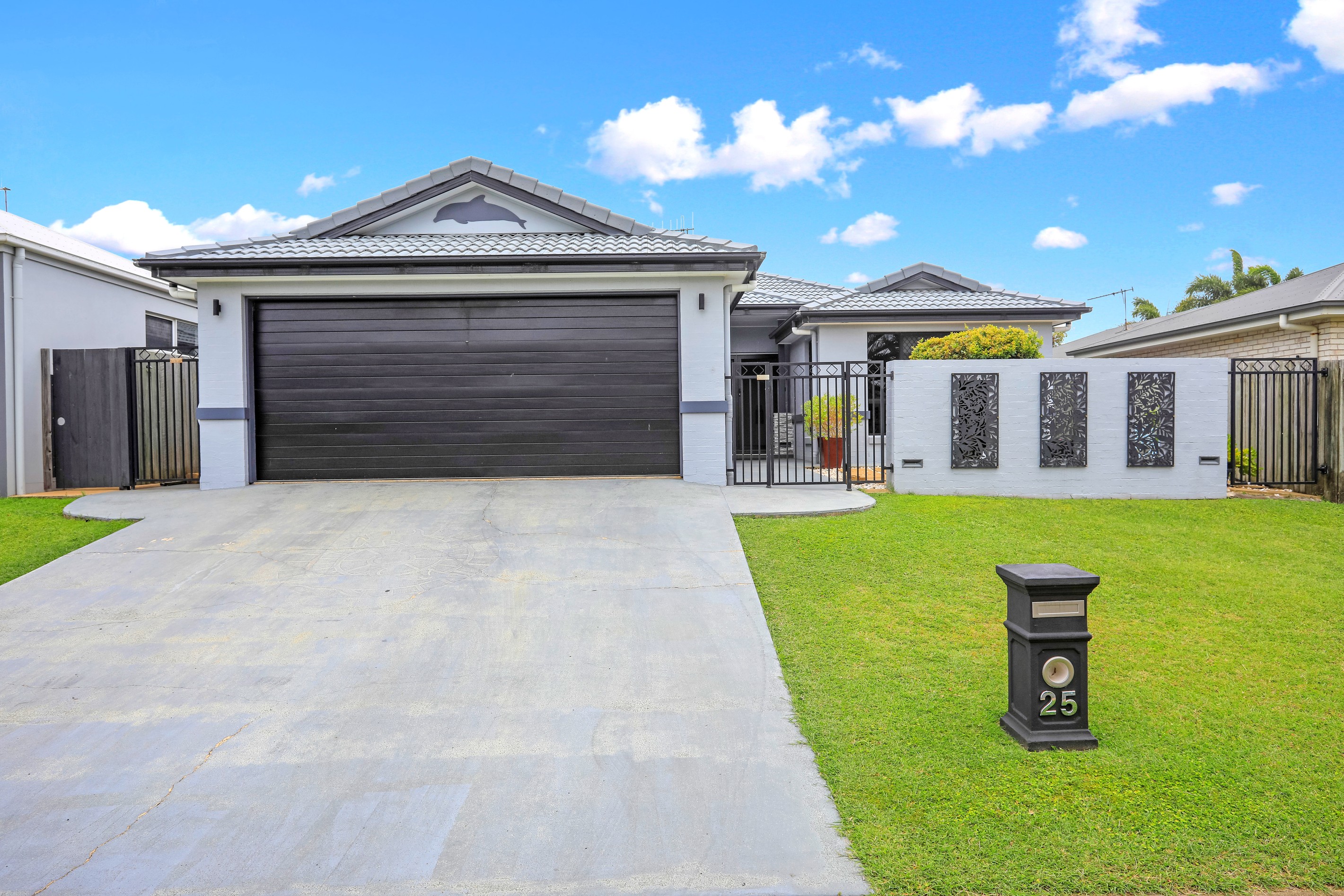 25 Robert John Circuit, Coral Cove, QLD 4670