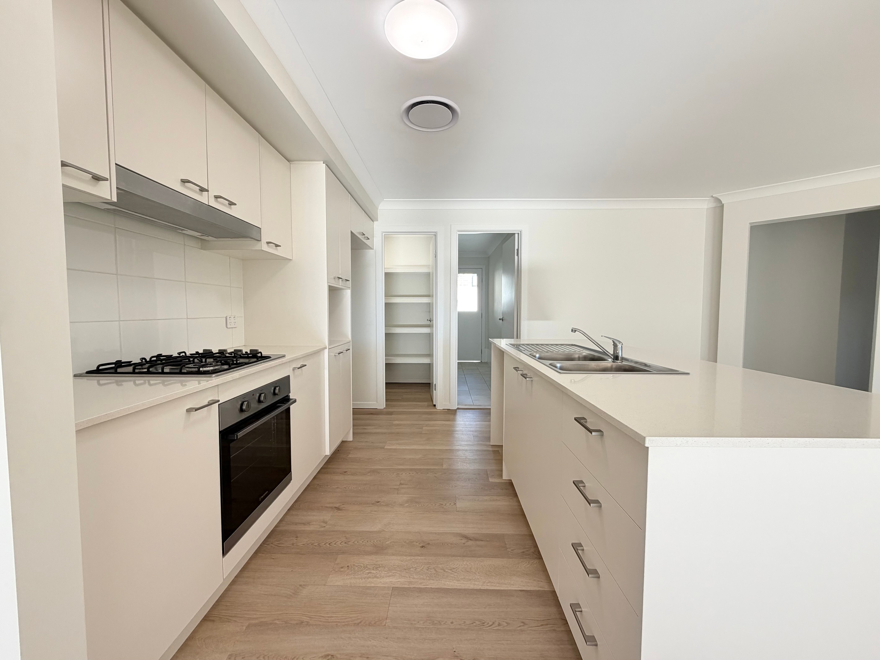 6 Yuwambi Close, Parkes, NSW 2870