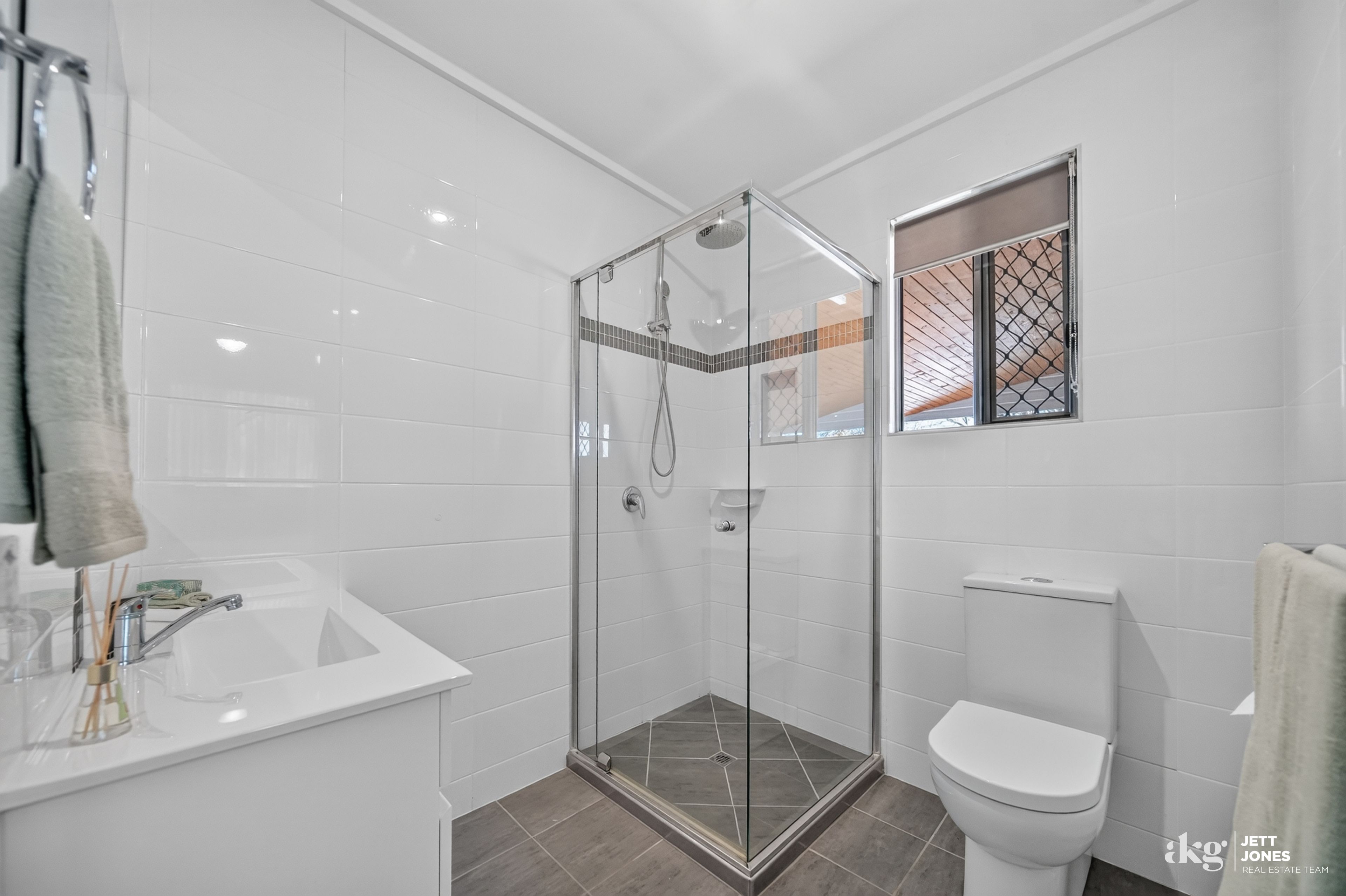 20-28 Riverina Court — photo 13 of 30