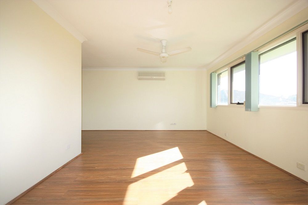 17 Weemala Crescent, Bradbury, NSW 2560
