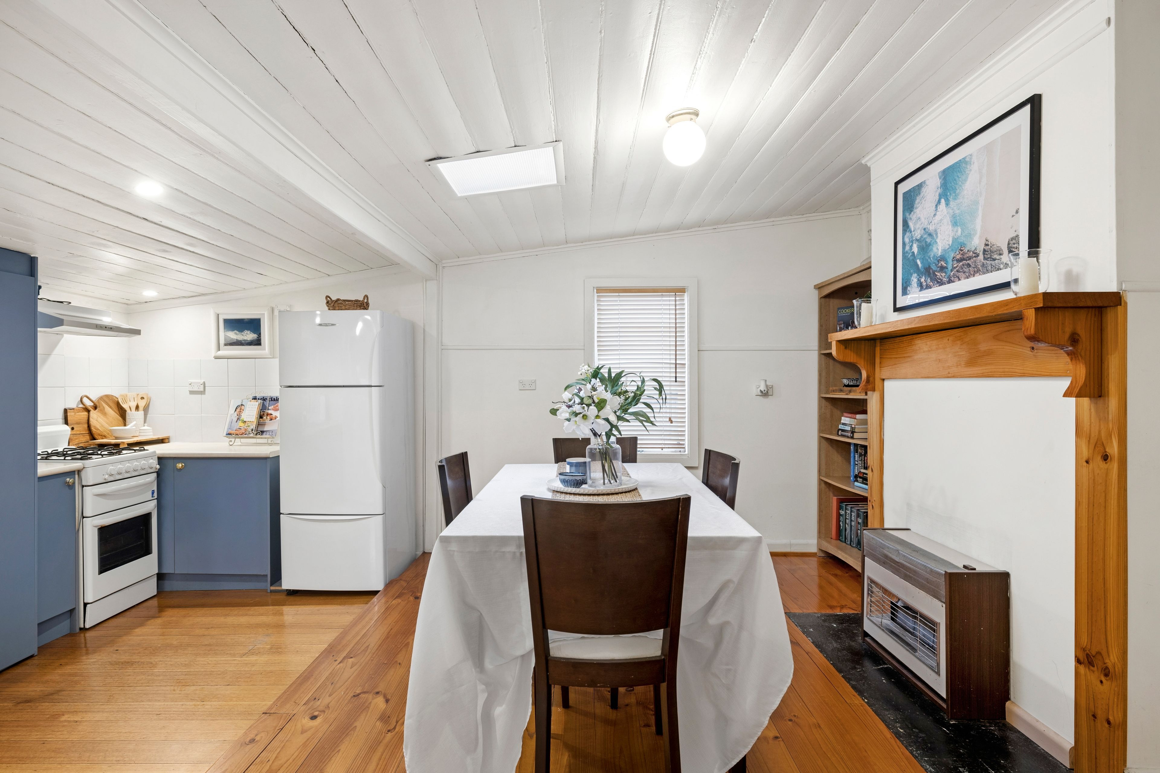 42 Hutton Street — photo 4 of 17