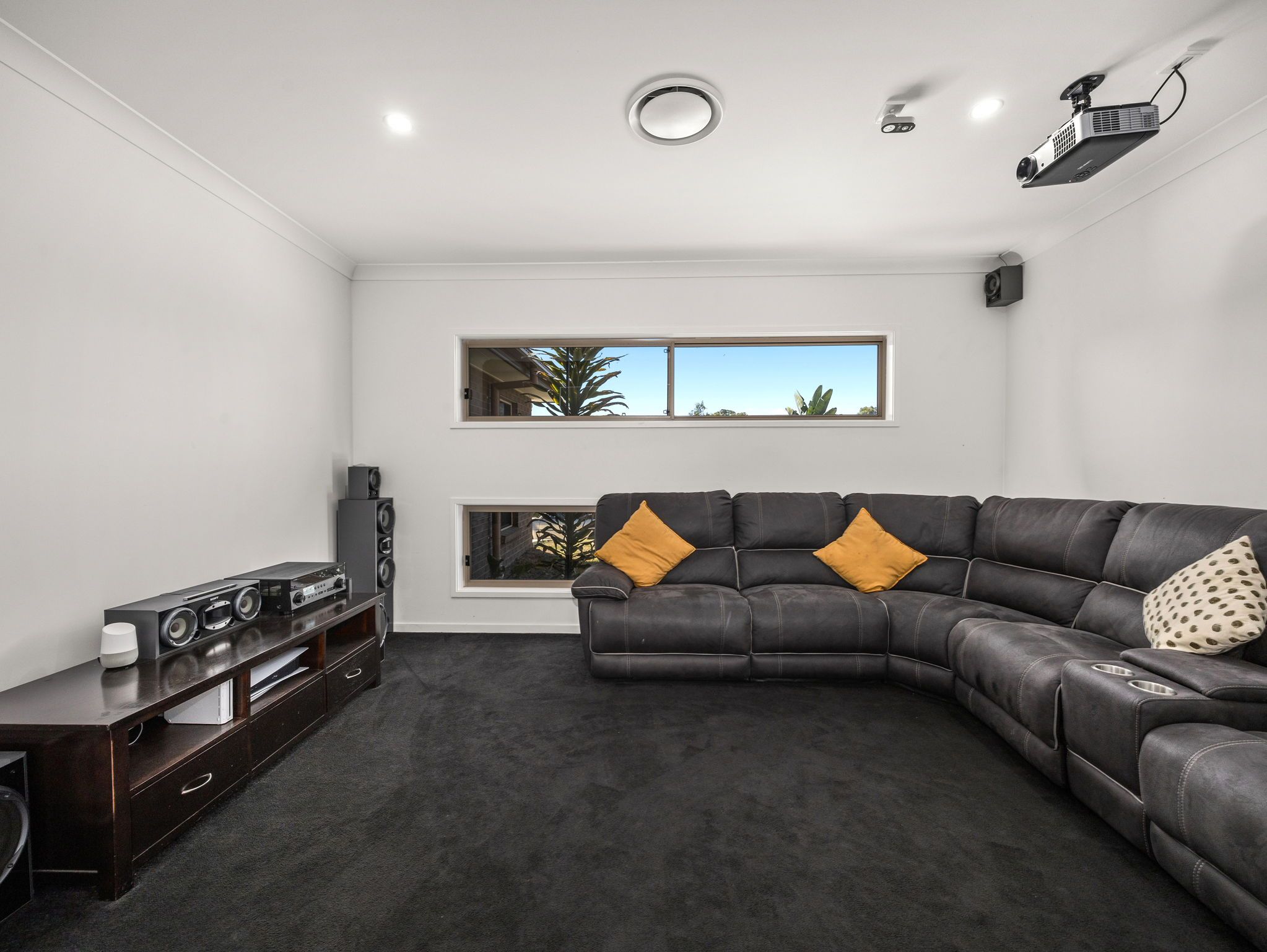 31-35 Barcoo Drive — photo 10 of 28