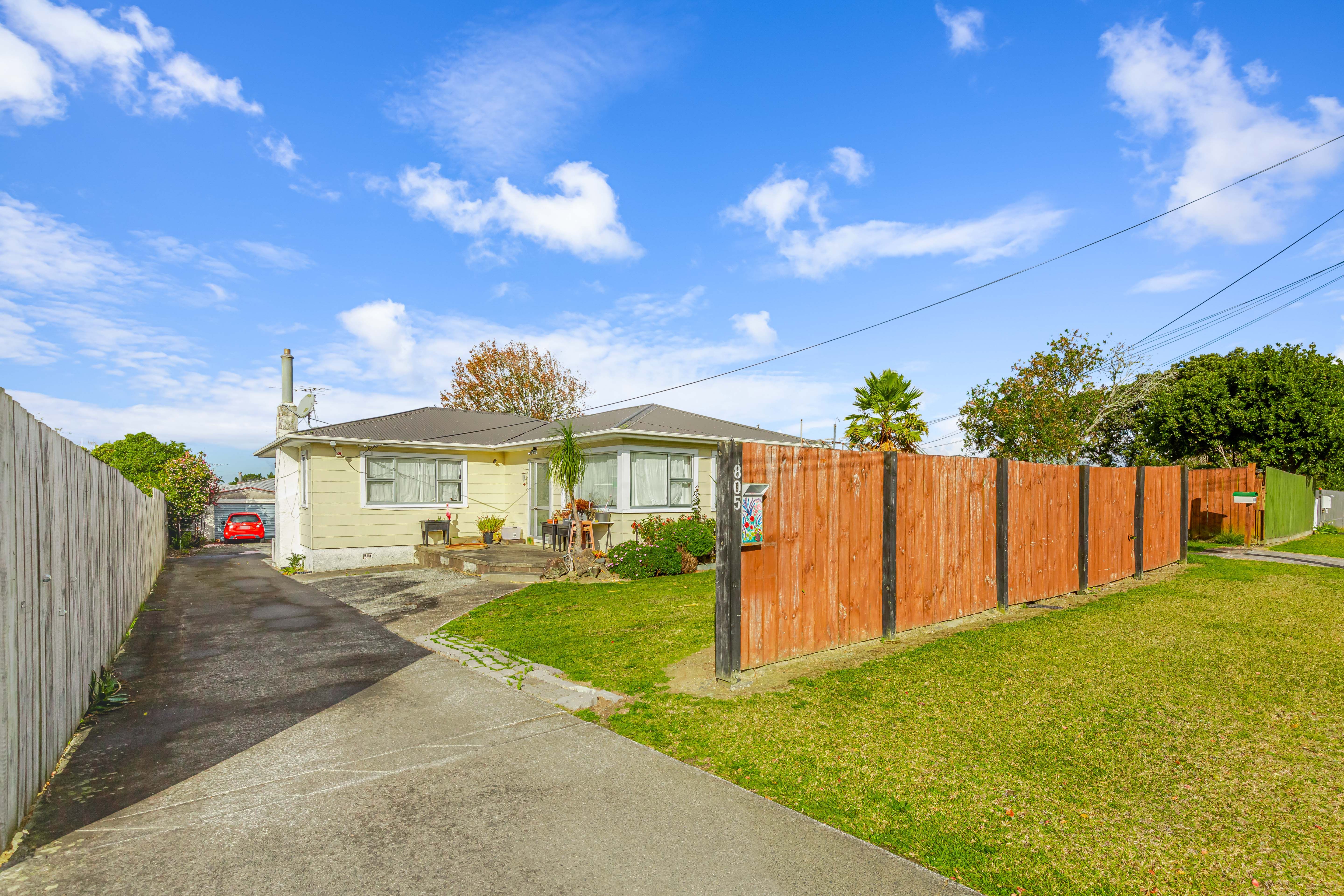 805 Te Atatu Road, Te Atatu Peninsula, Waitakere City