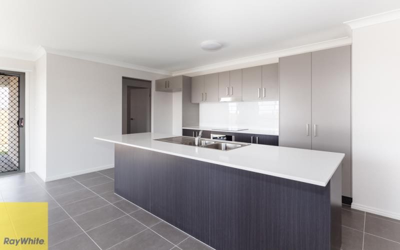28 Alexander Street, Walloon, QLD 4306