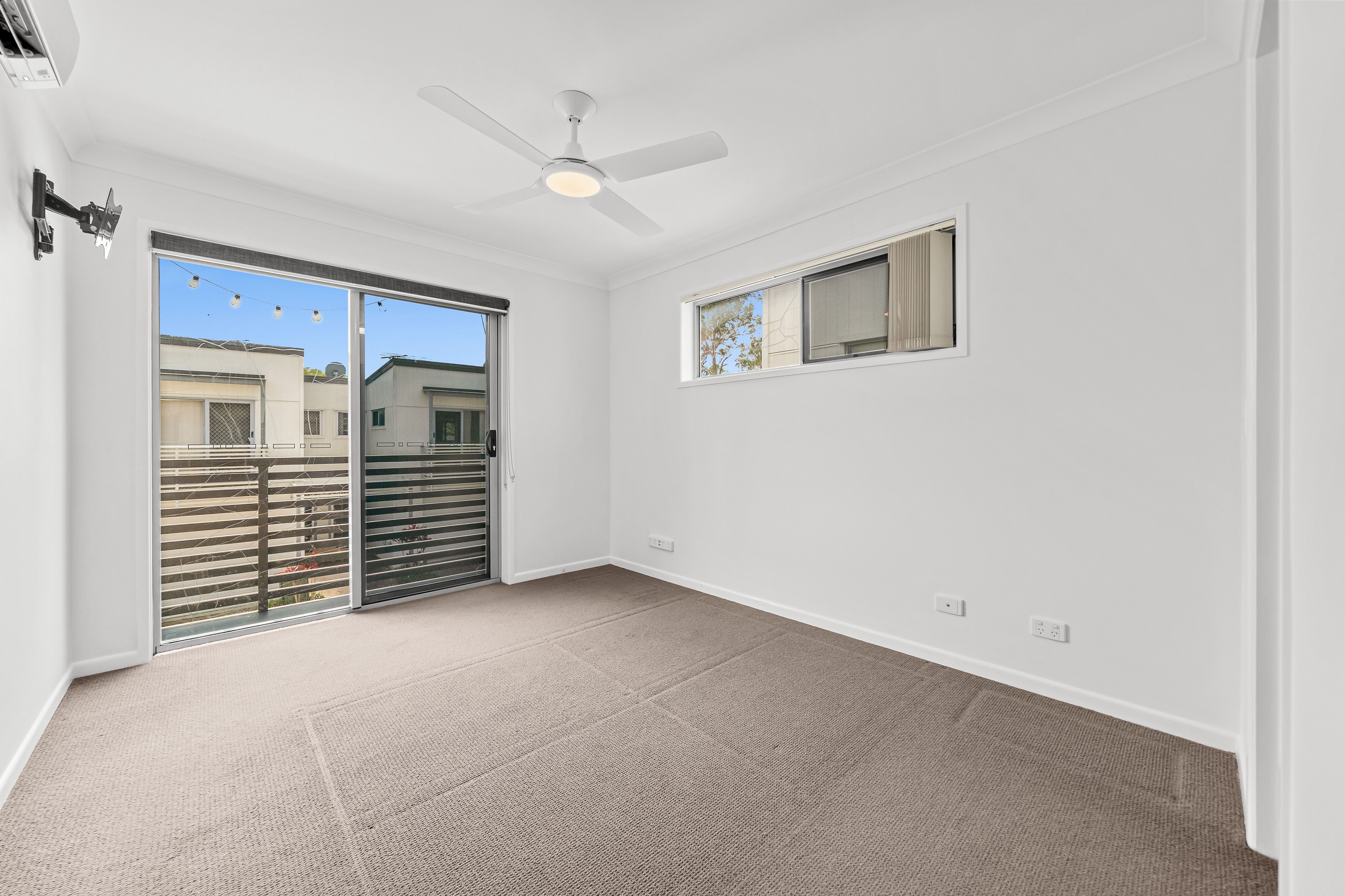 67/2 Diamantina Street — photo 10 of 30