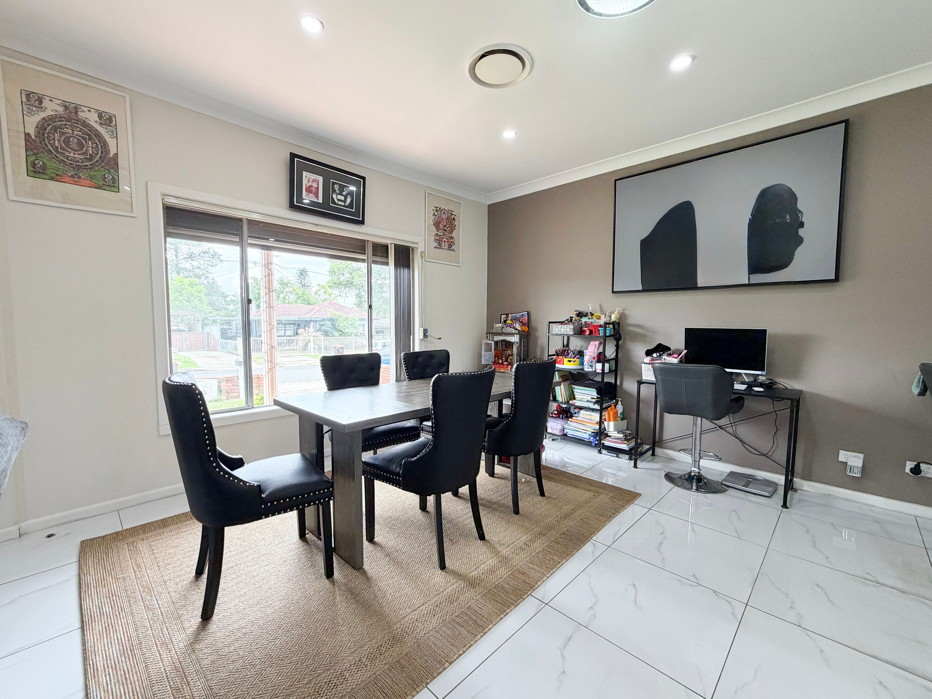 8 Dan Crescent, Colyton, NSW