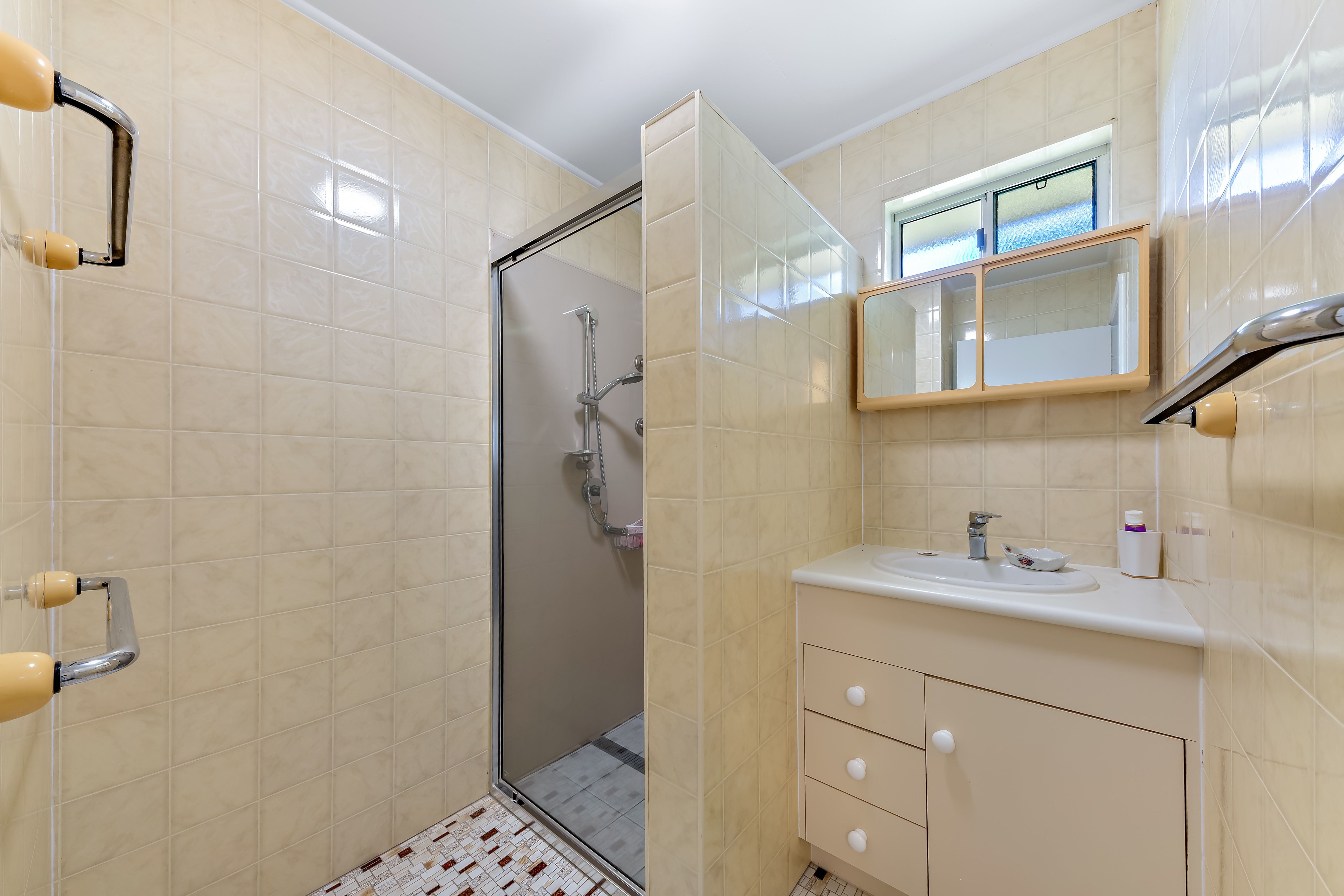 18 Elizabeth Street — photo 12 of 15