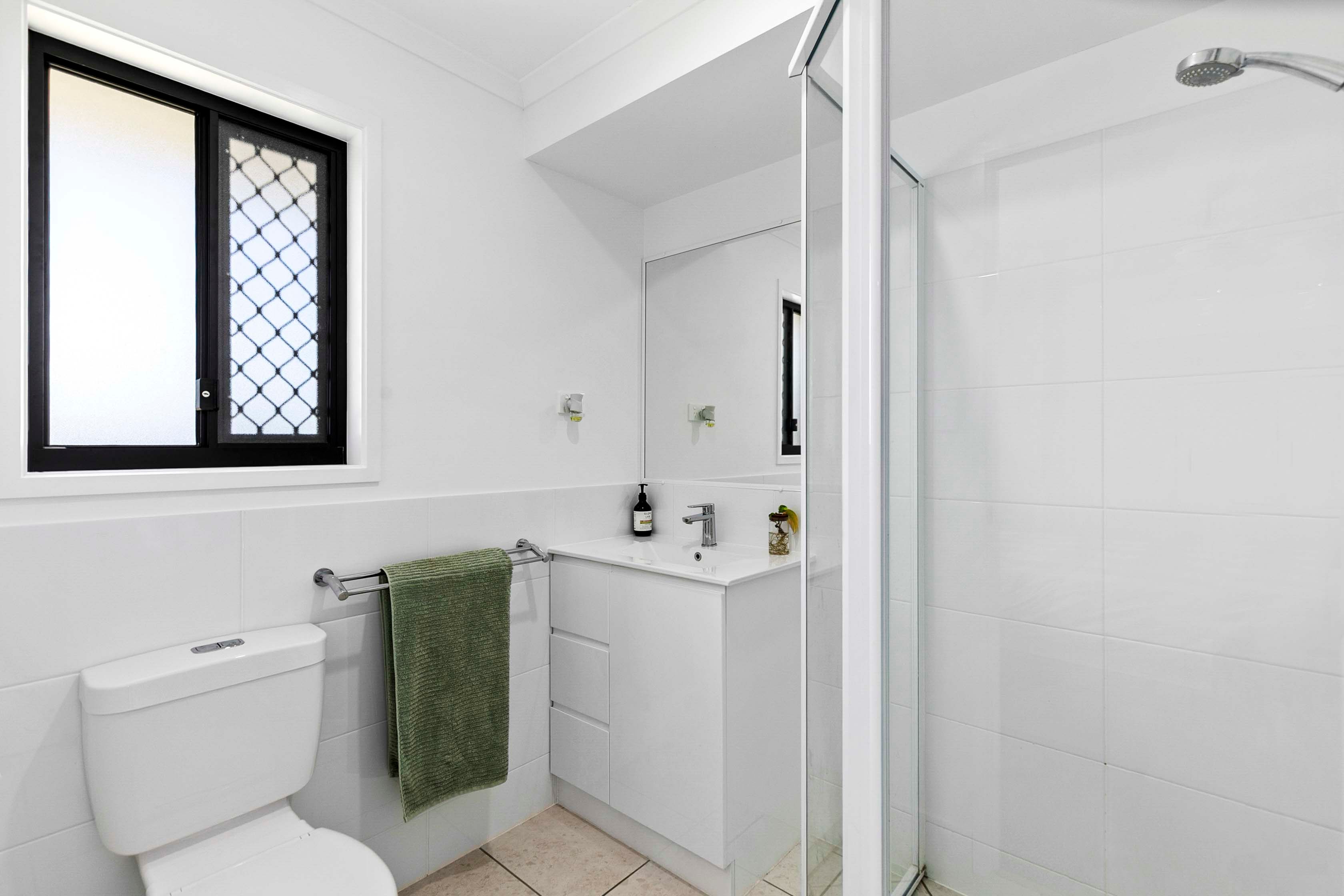 16 Holly Road — photo 11 of 23