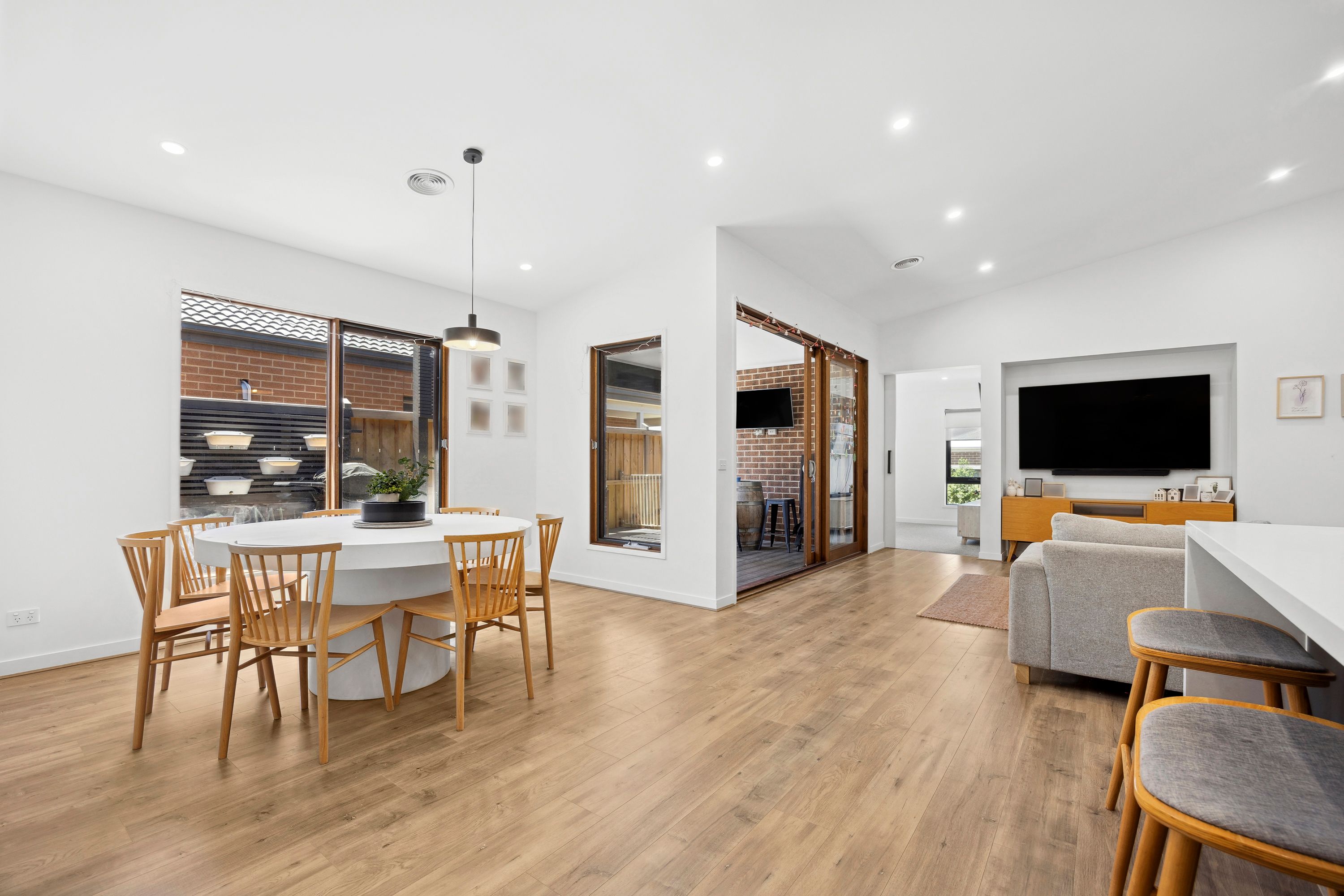 8 Brisbane Street — photo 5 of 12