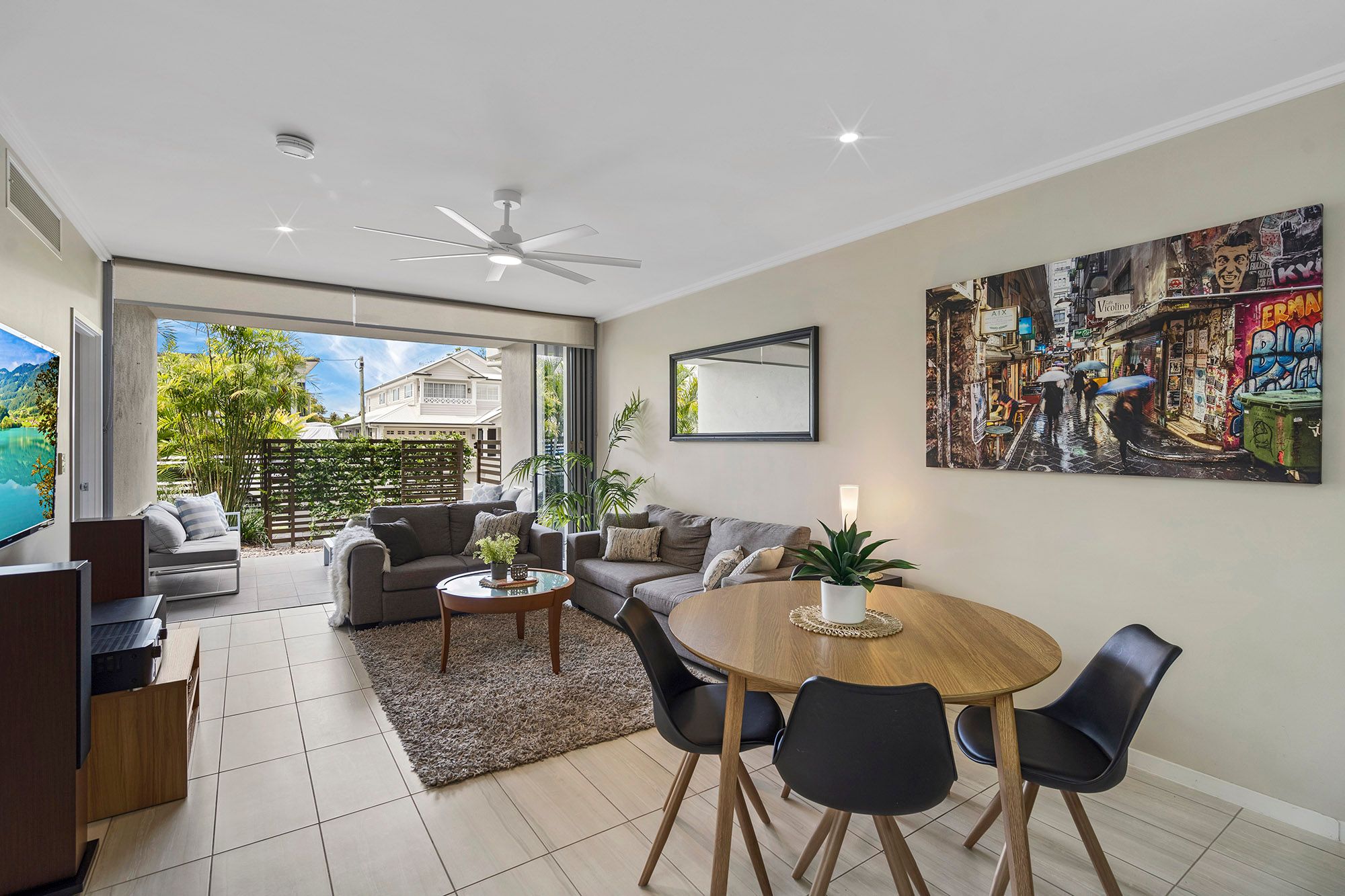 64 Barton Road, Hawthorne QLD 4171