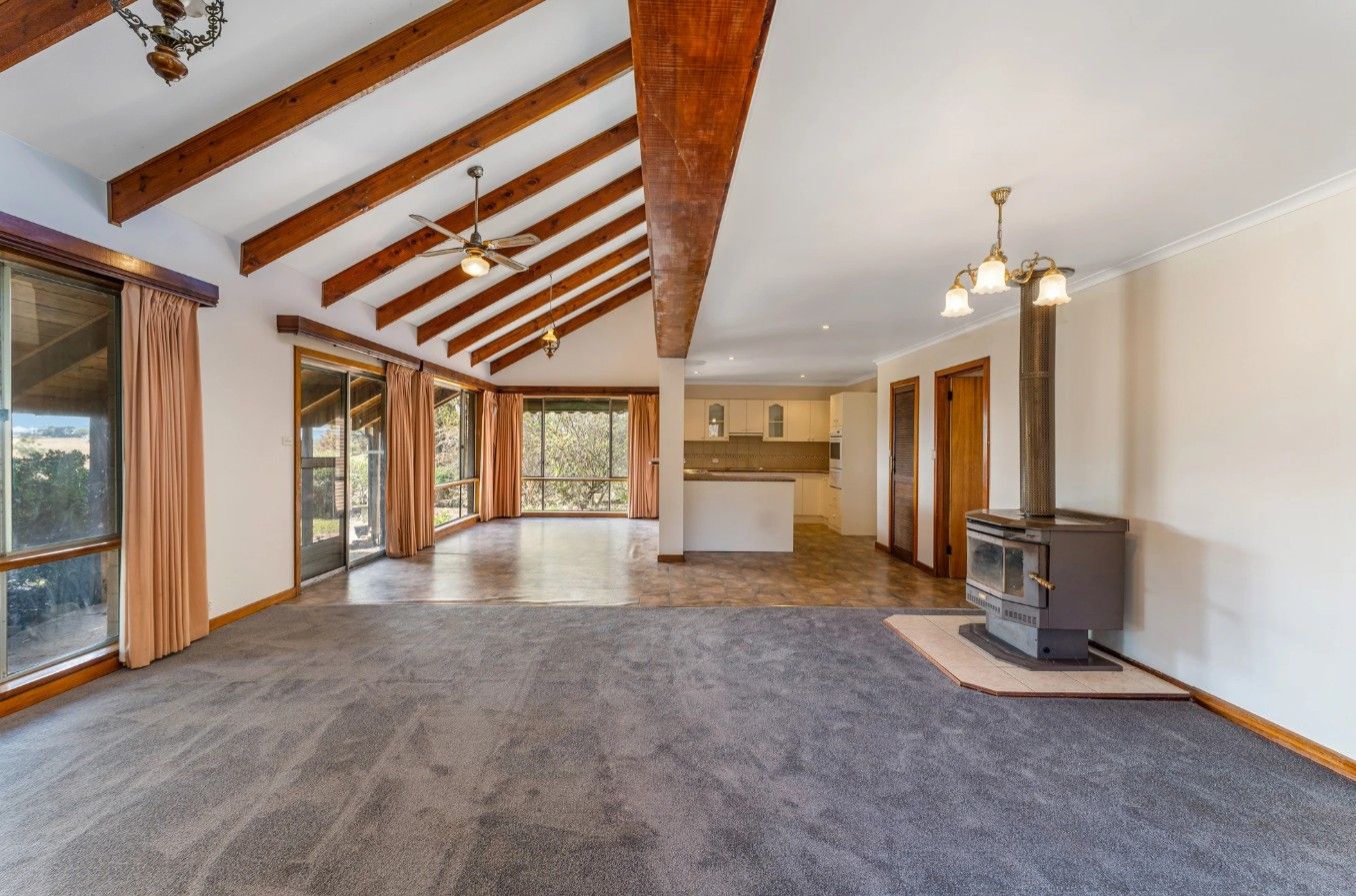 24 Egans Lane — photo 4 of 12