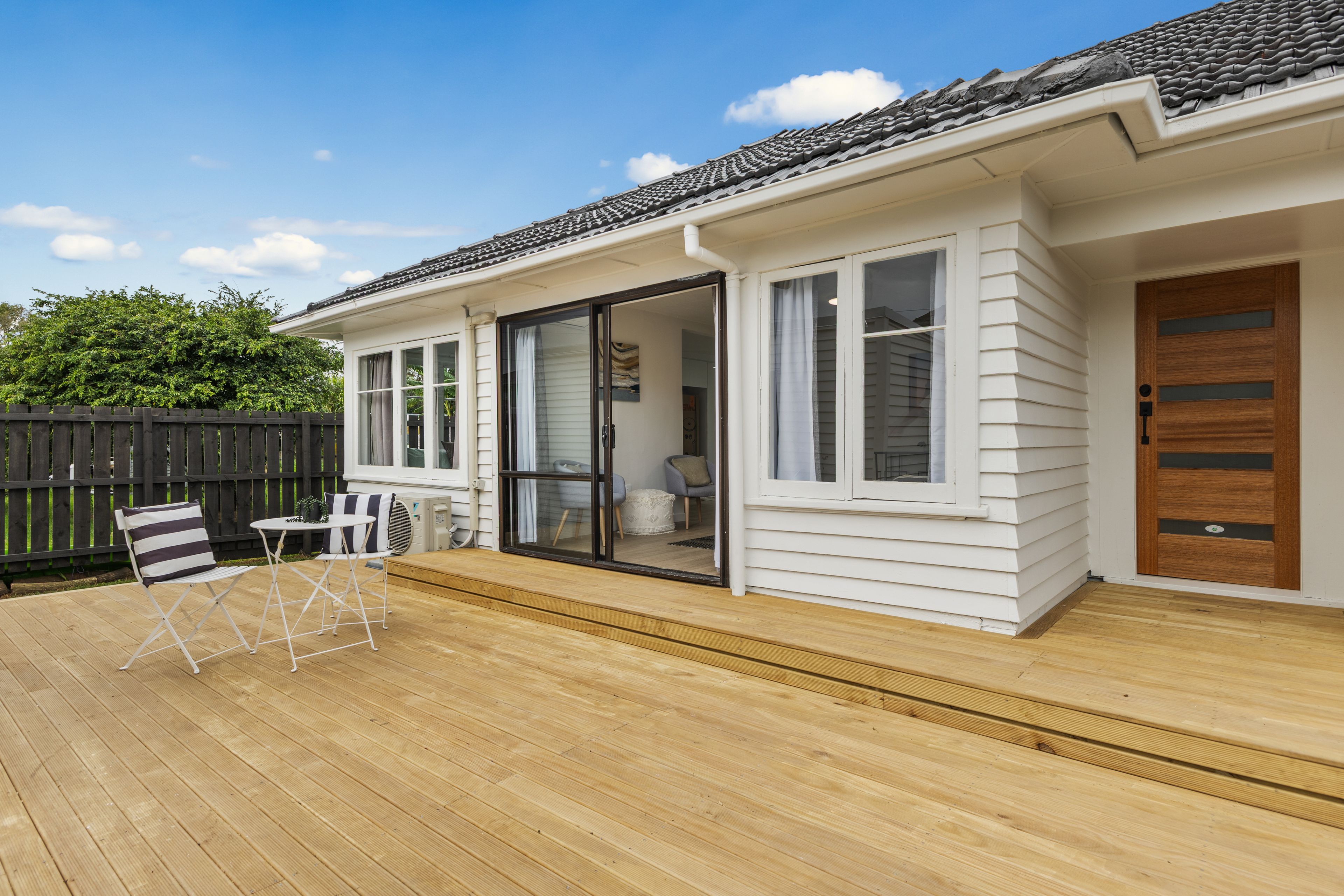 2/8 Fisher Crescent, Otara, Manukau City