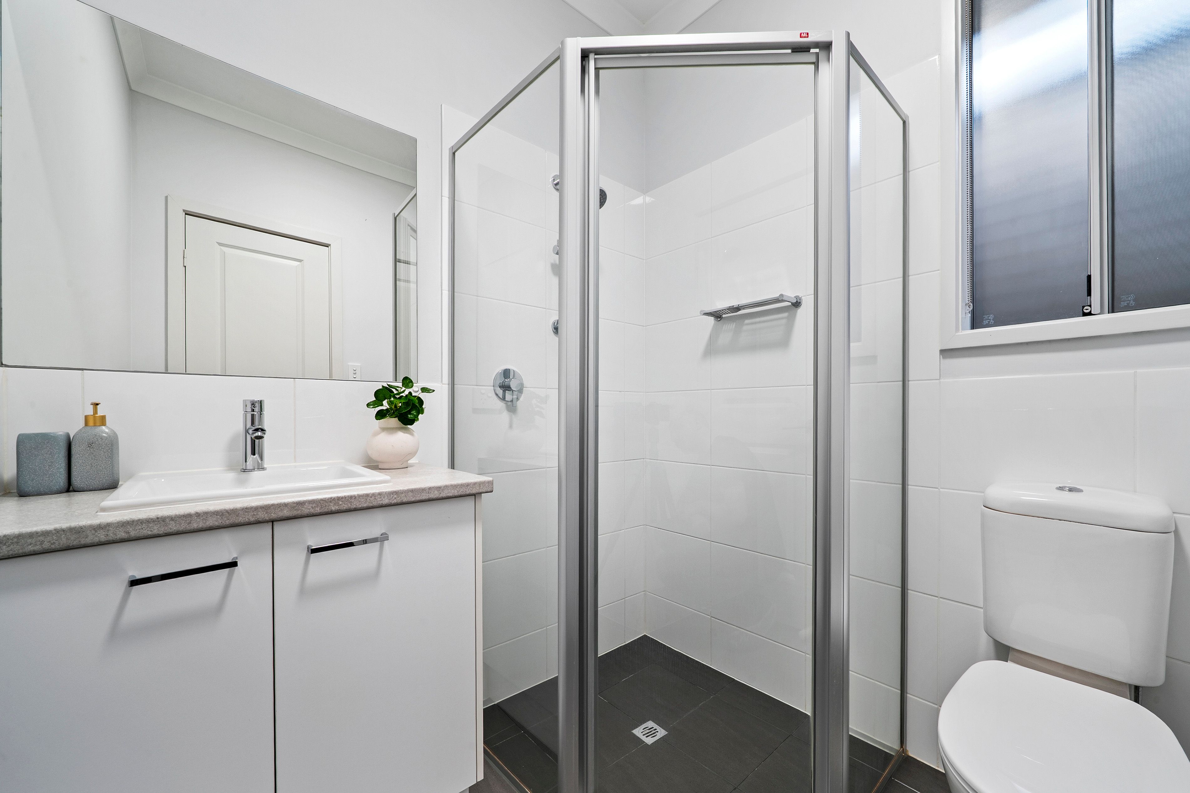 8 Cedarwood Grove — photo 15 of 20
