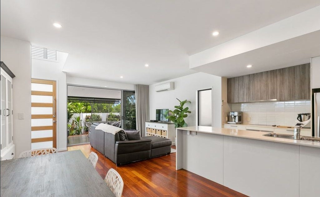 2/298 Hawthorne Road, Hawthorne, QLD 4171