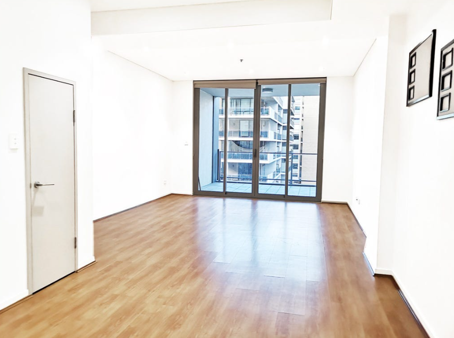 510B/8 Bourke Street — photo 3 of 13